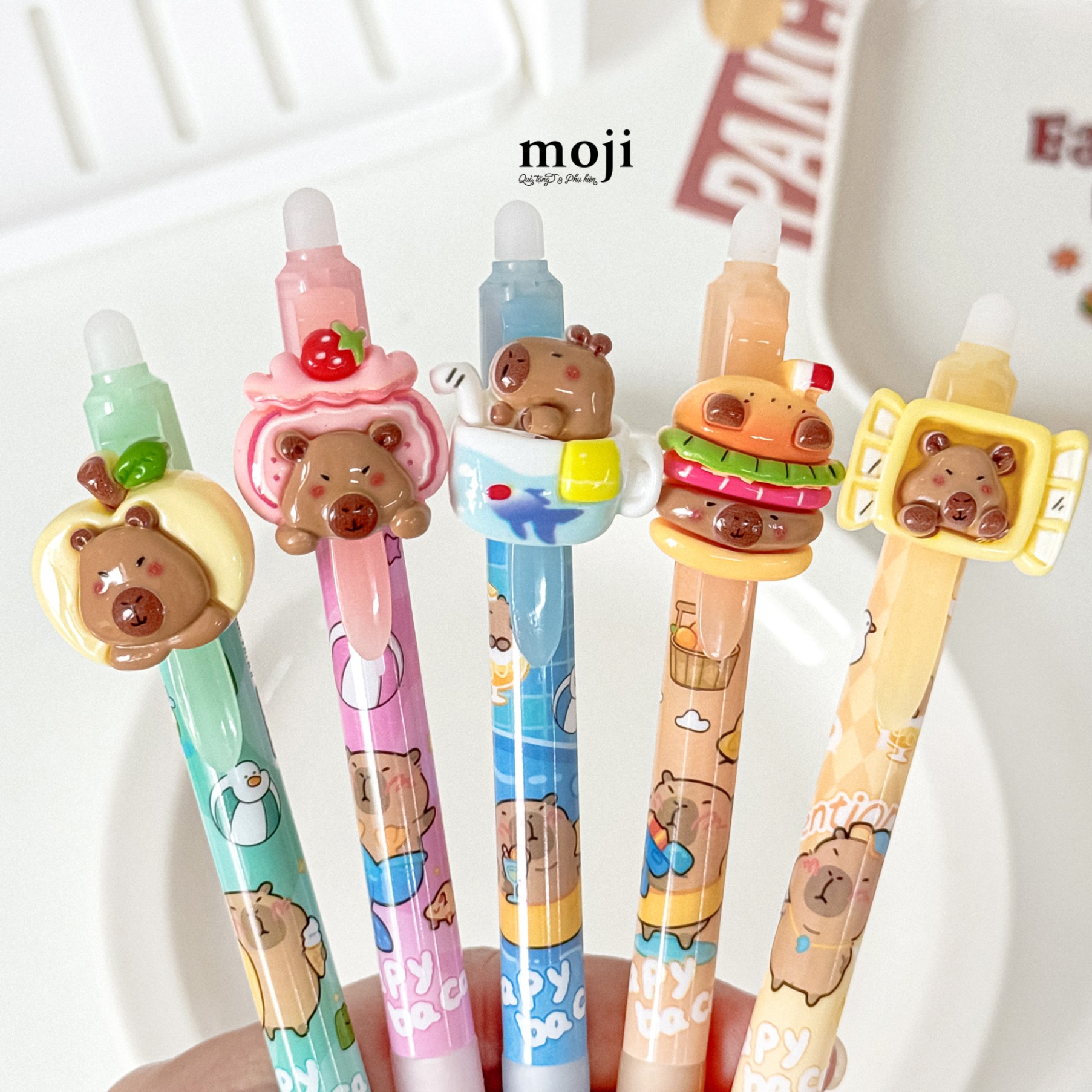 Bút gel bấm mực xanh xóa được Capybara drink fruit food