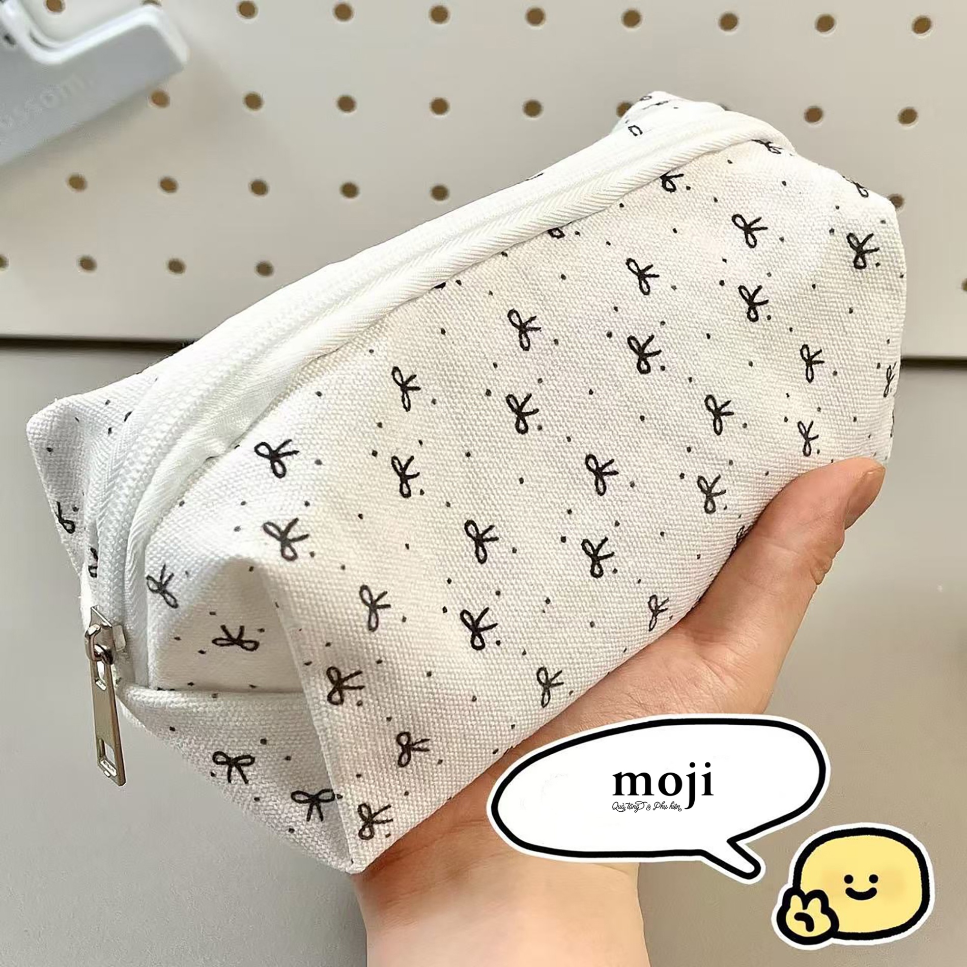 Hộp bút lớn Bow nơ chấm bi 7x7x18cm