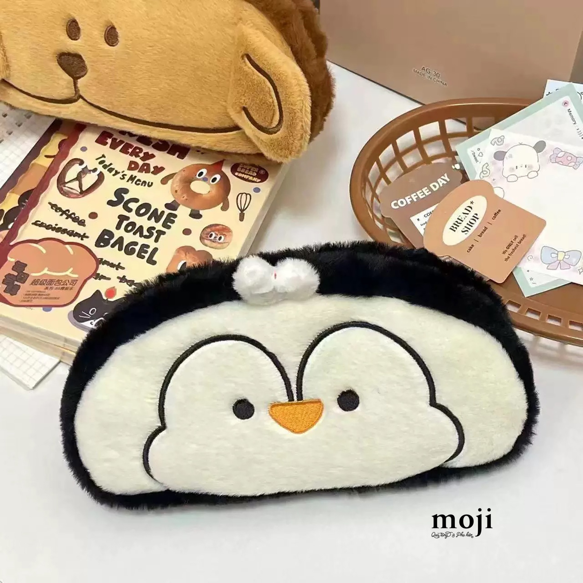 Hộp bút lớn lông xù Pengui chim cánh cụt face có viền 4x10x20