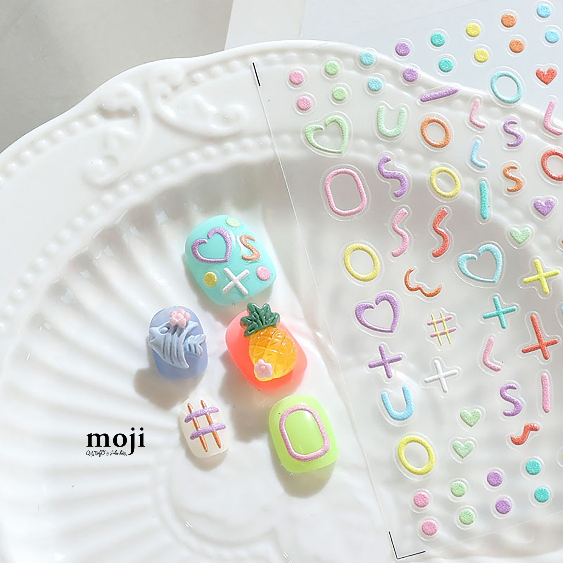Dán móng tay nail Heart alphabet chấm màu TC-015