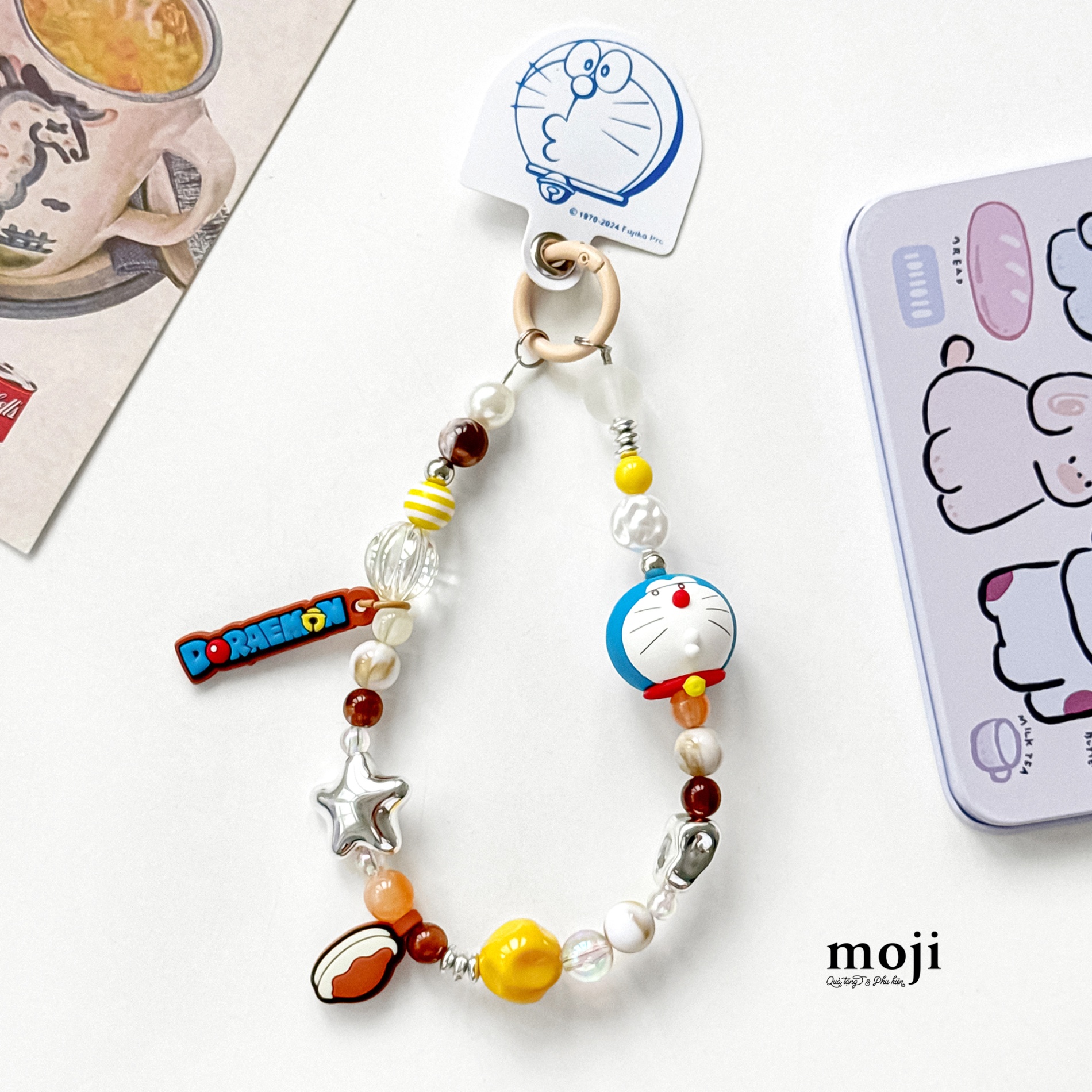 Dây đeo điện thoại Doraemon Doremon face bánh rán kèm phụ kiện