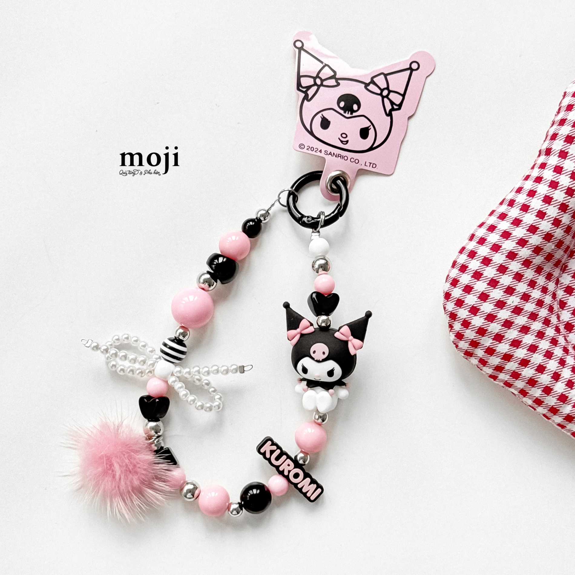 Dây đeo điện thoại Sanrio family Kuromi ngồi hạt kết bow nơ cục bông kèm phụ kiện