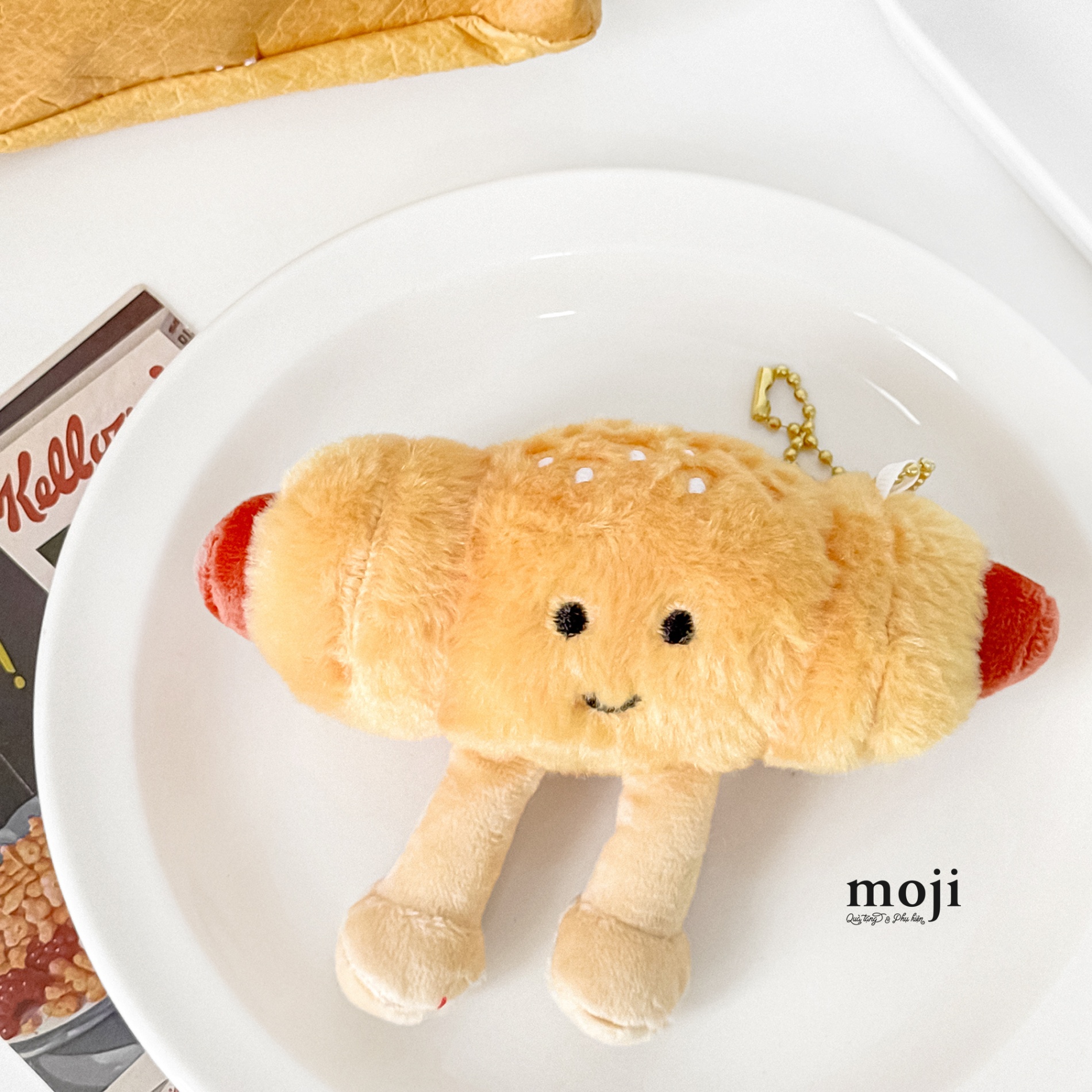 Móc khóa nhồi bông Fast food hot dog happy face chân dài