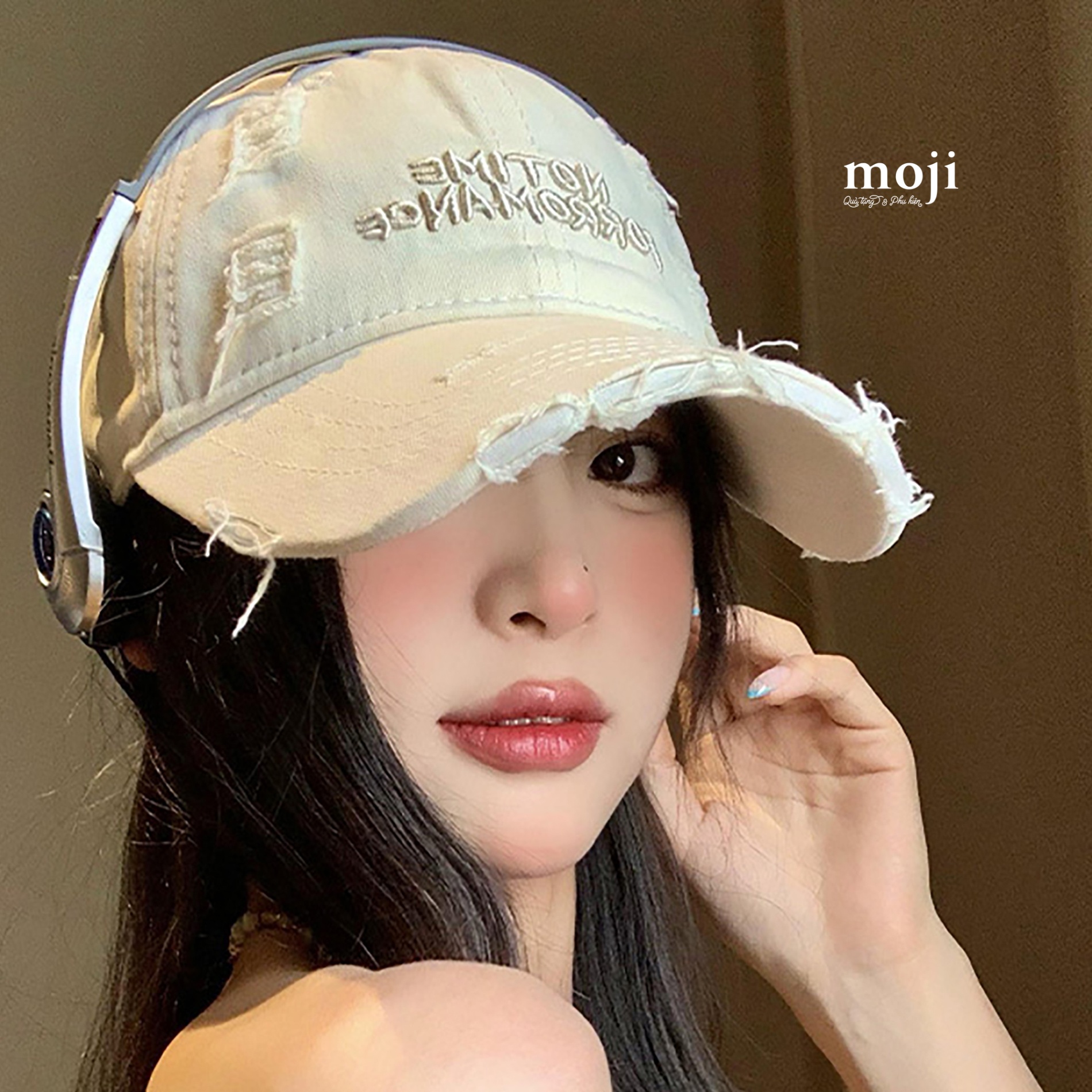 Mũ nón lưỡi trai No time for romace nền màu rách