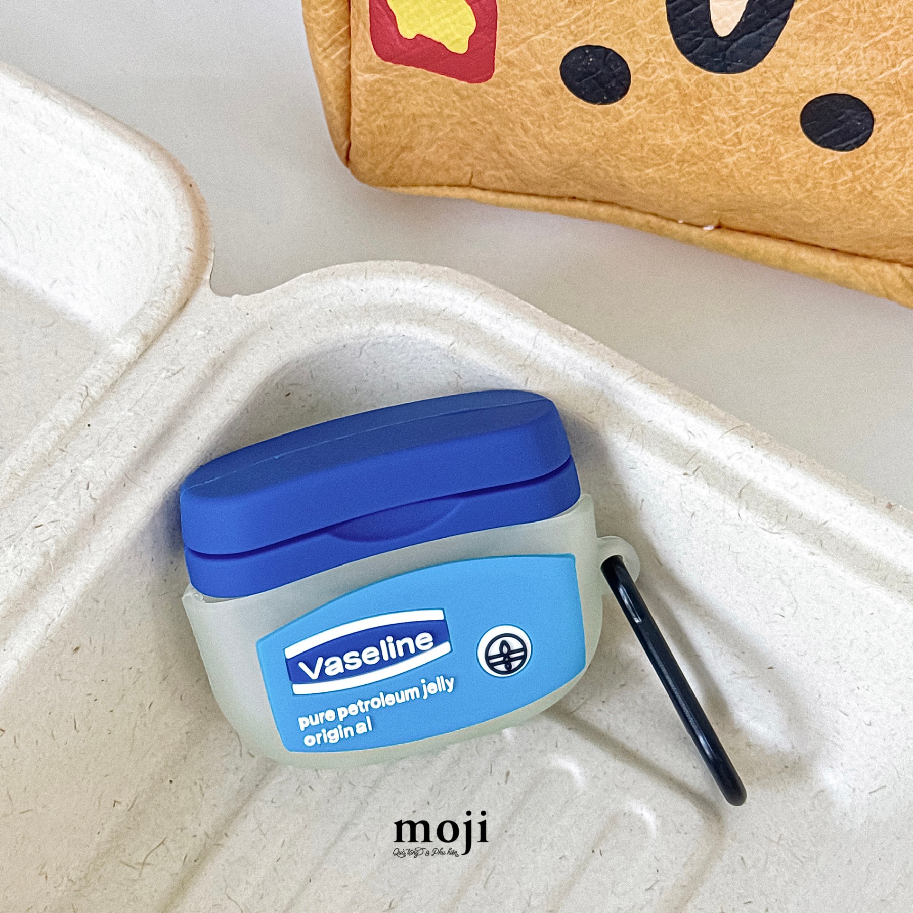 A.008 Ốp airpods THG-25074300