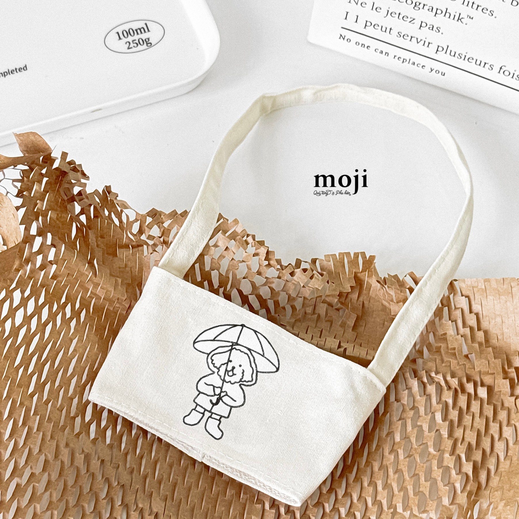 Quai xách ly cốc Cute dog raincoat cầm ô