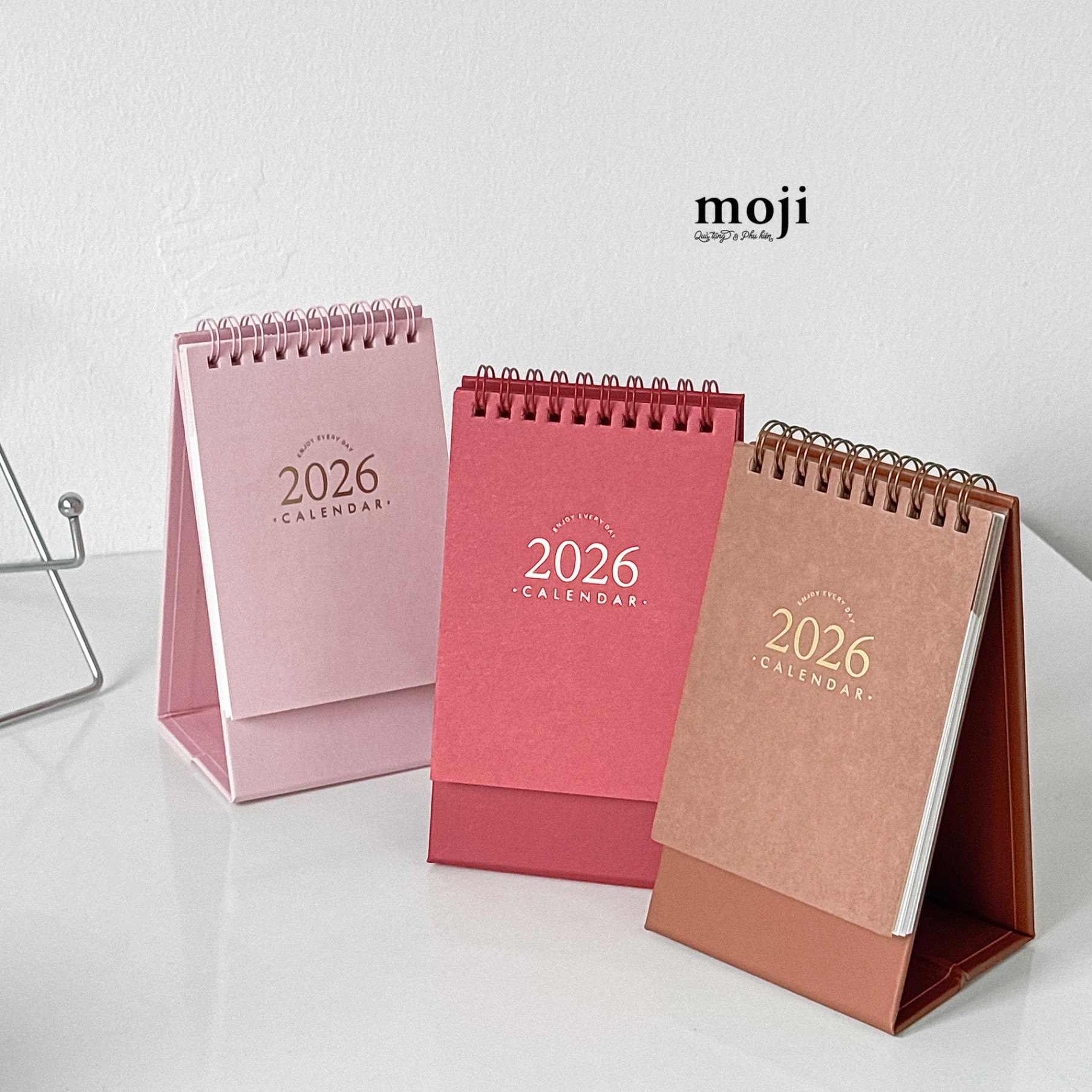 Lịch 2026 MJ để bàn Basic enjoy everyday nền màu 8x10x16