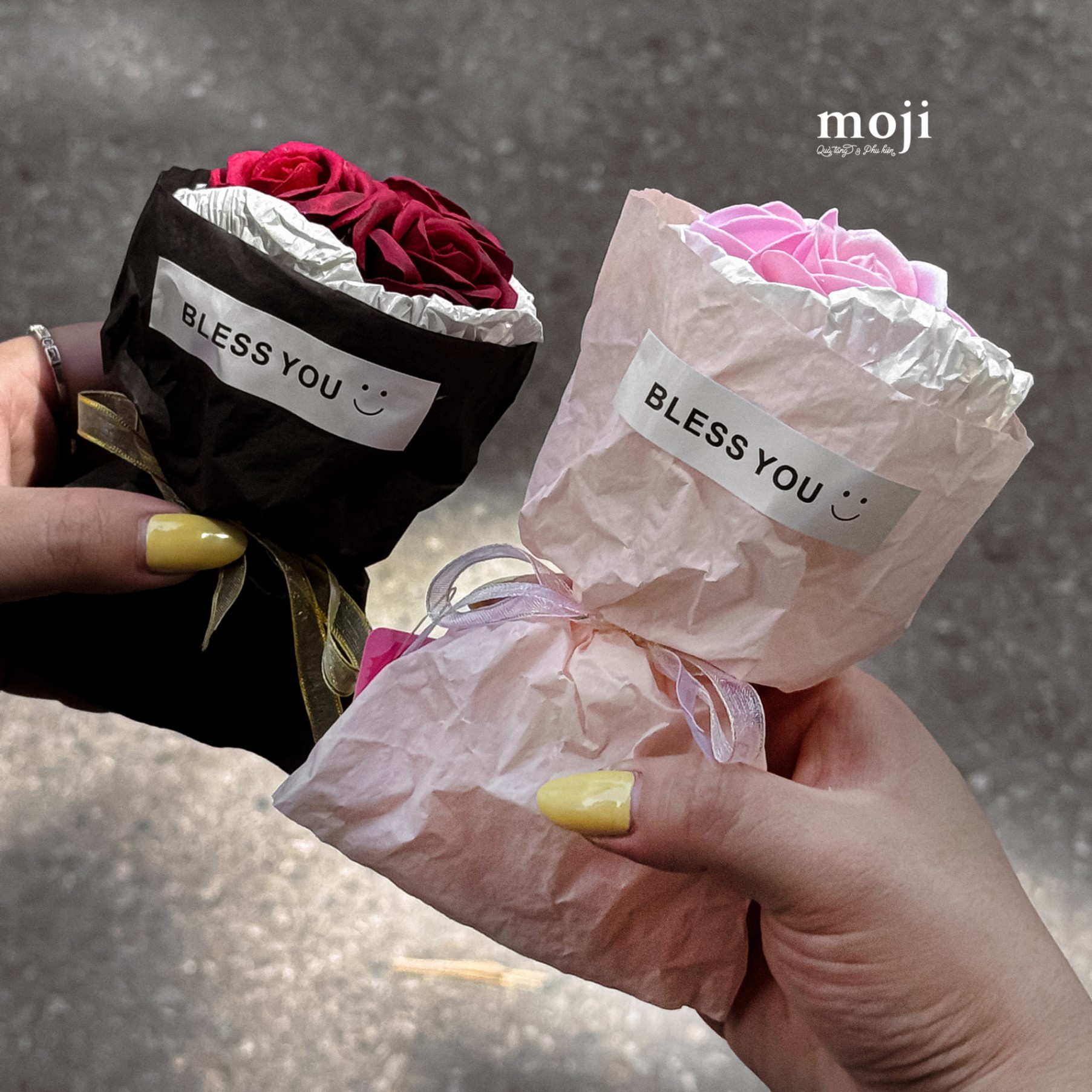 Hoa sáp bó mini Hoa hồng giấy nhăn Bless you 3 bông