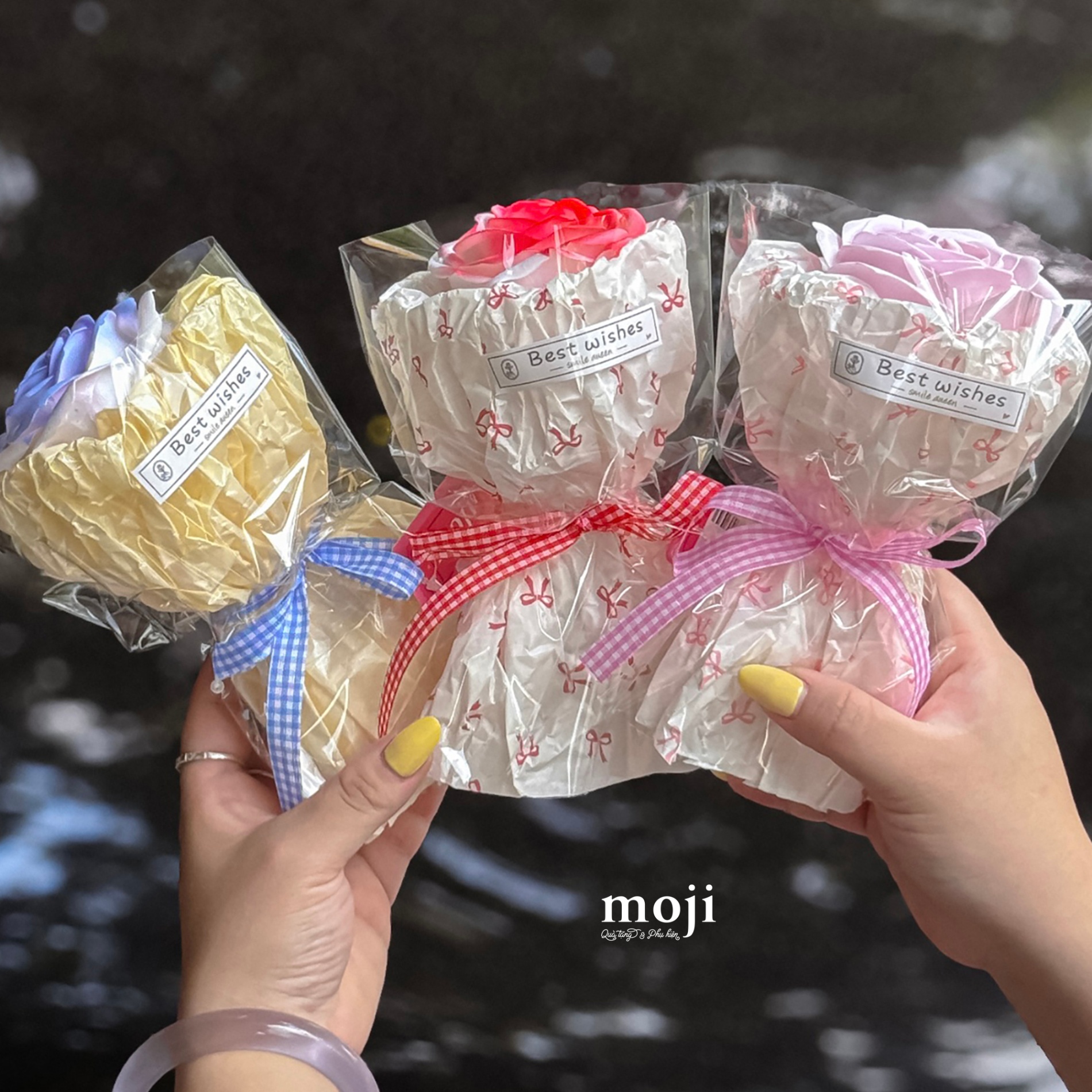 Hoa sáp lẻ Hoa hồng gardient color thắt nơ caro 17cm