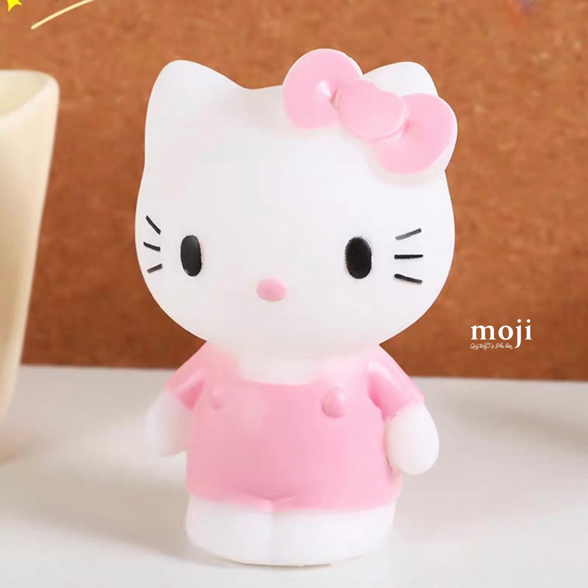 Đèn ngủ led Sanrio family Hello Kitty đứng váy nơ pastel dùng pin 6x7x12