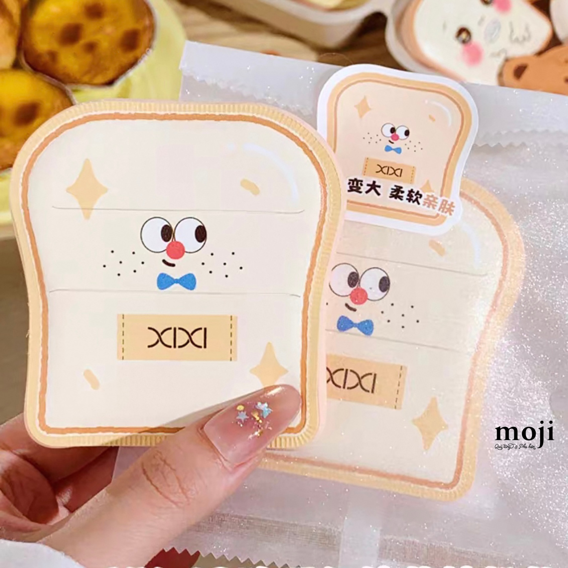 Bông phấn trang điểm Food bread chú hề cắt hình