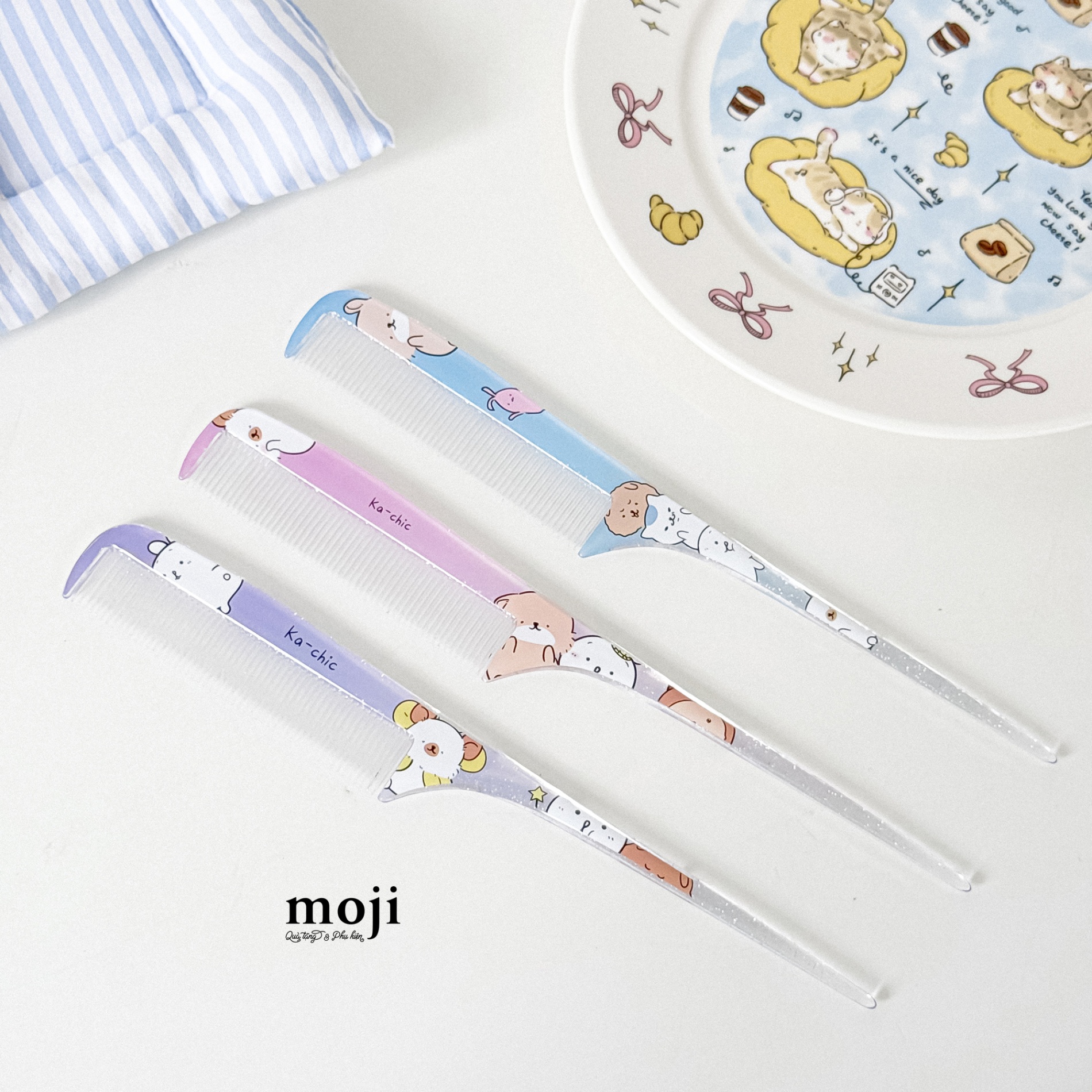 Lược nhựa răng khít Cute Animals ombre color đuôi nhọn 22cm