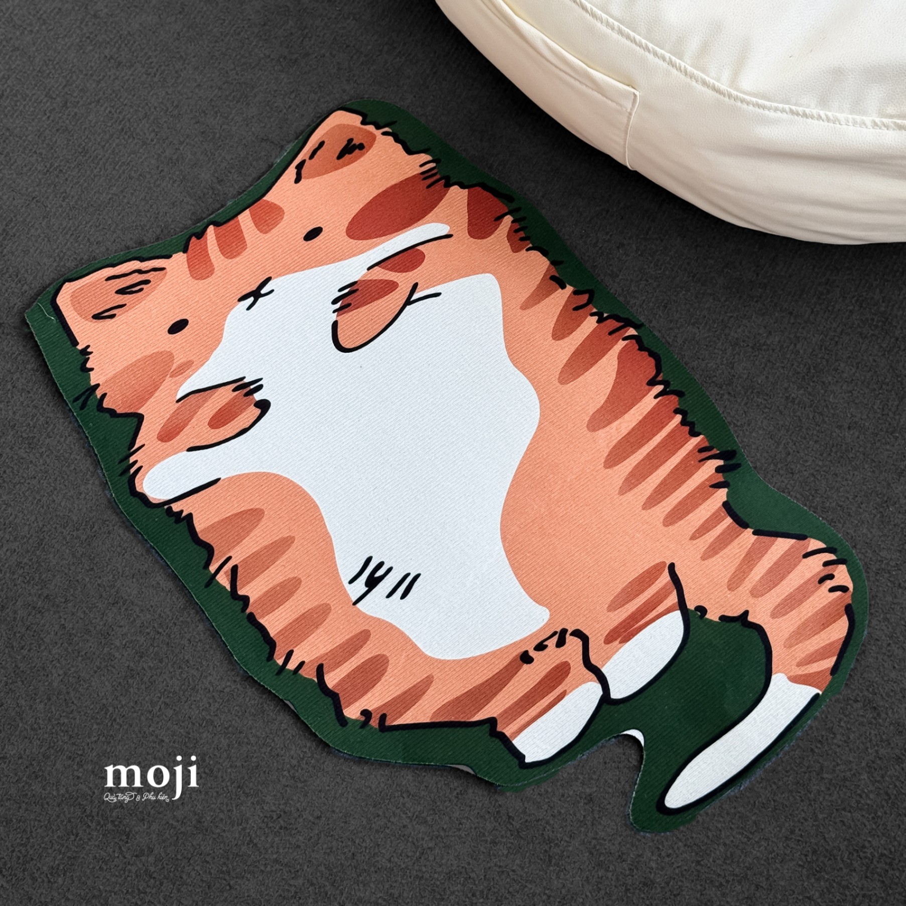 A.052 Thảm trải sàn Cute cat nằm ngửa có đuôi 40x60