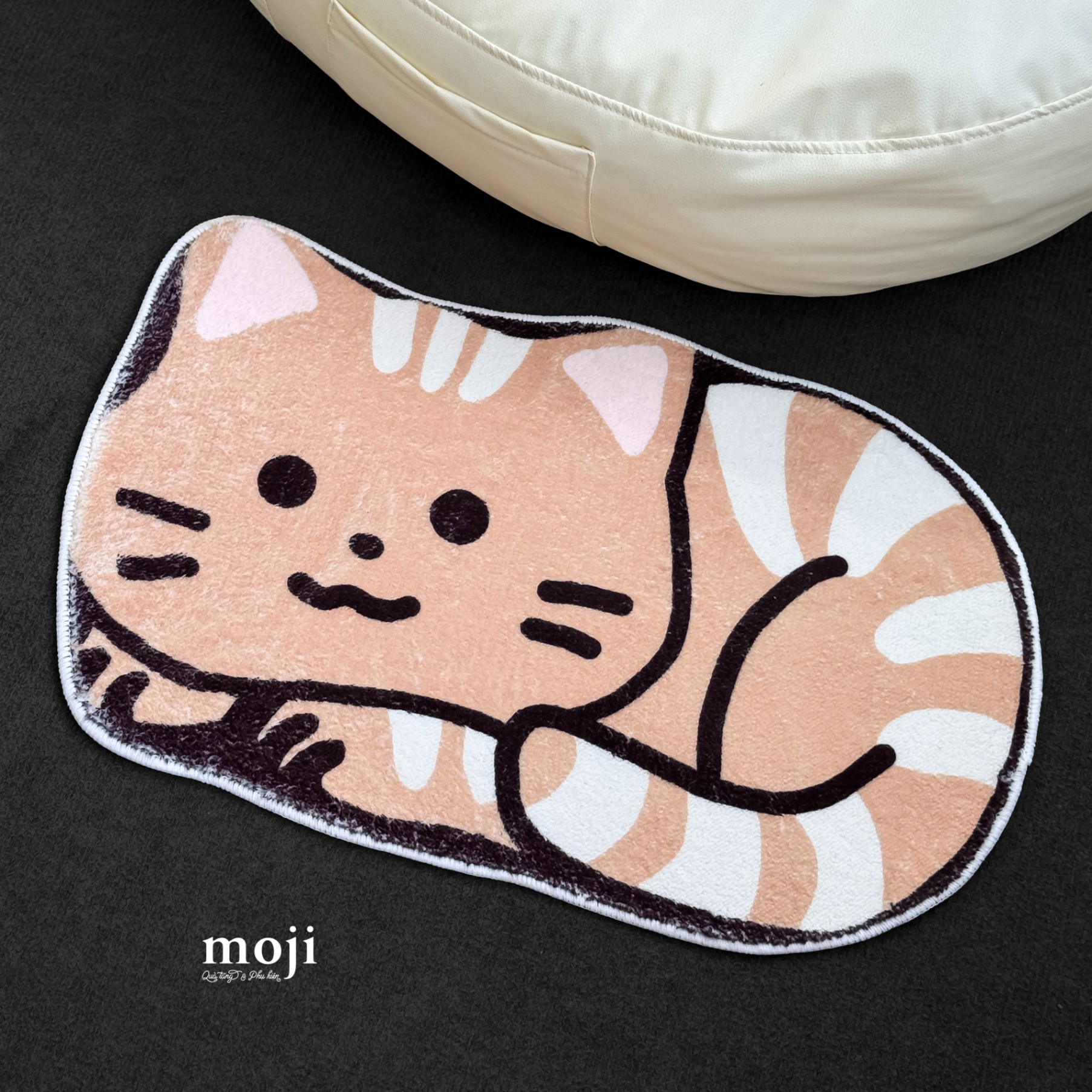 A.052 Thảm trải sàn Cute cat mèo nằm cuộn 40x60