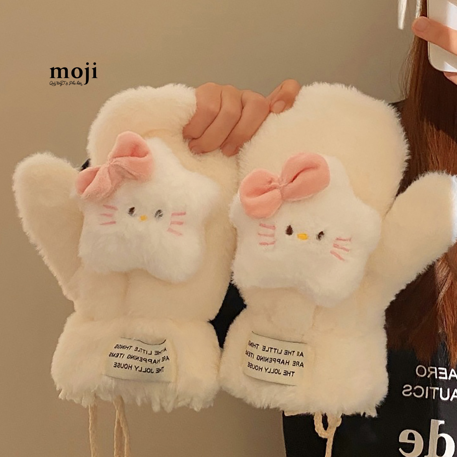 B.095 Găng tay len lông xù Sanrio Hello Kitty star face nền màu