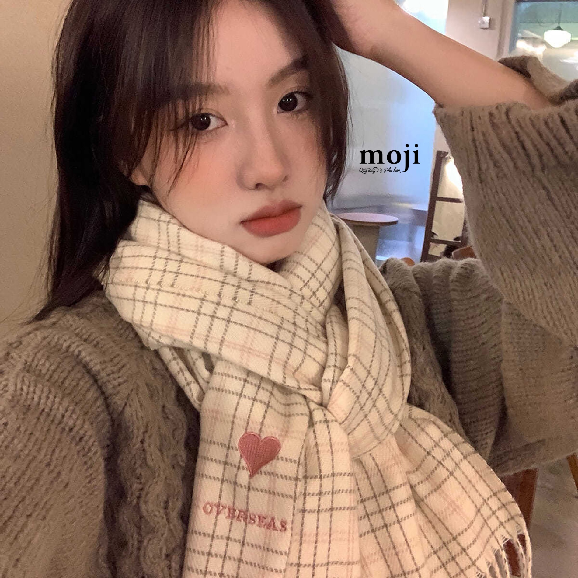 Khăn len Cashmere Little heart kẻ ô vuông nền màu tua rua 60x200