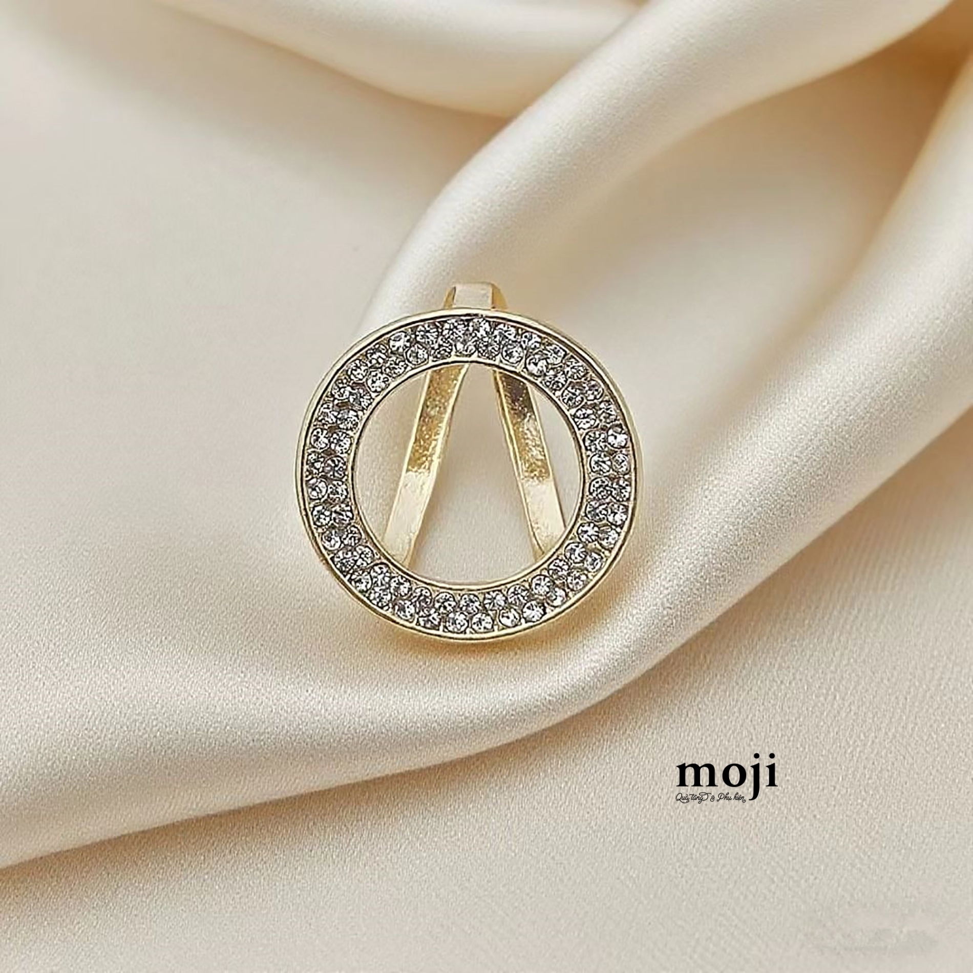 Khuy cài khăn Golden circle viền nổi đính đá