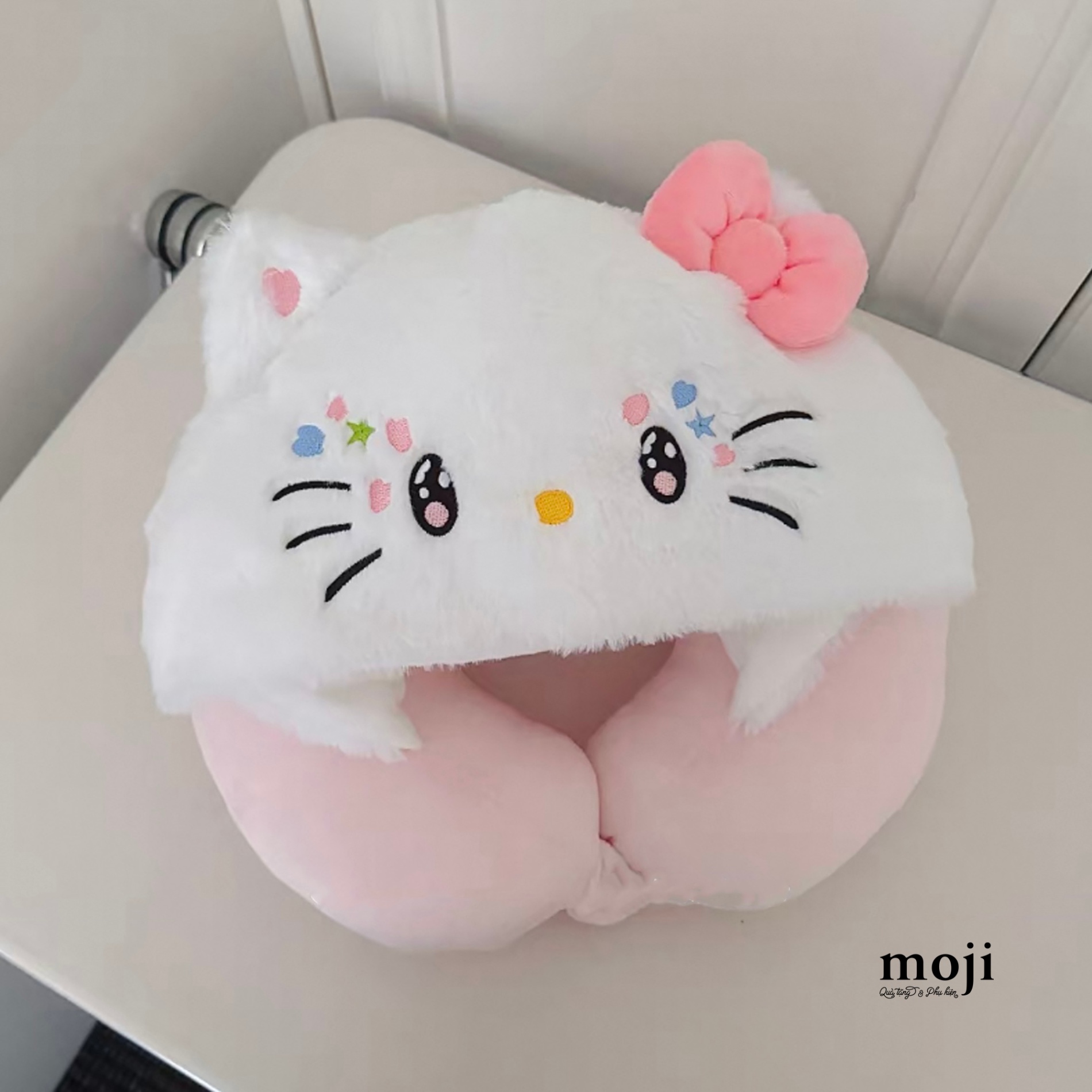 A.770 Gấu bông chữ U có mũ Sanrio Hello Kitty face má hồng phối màu