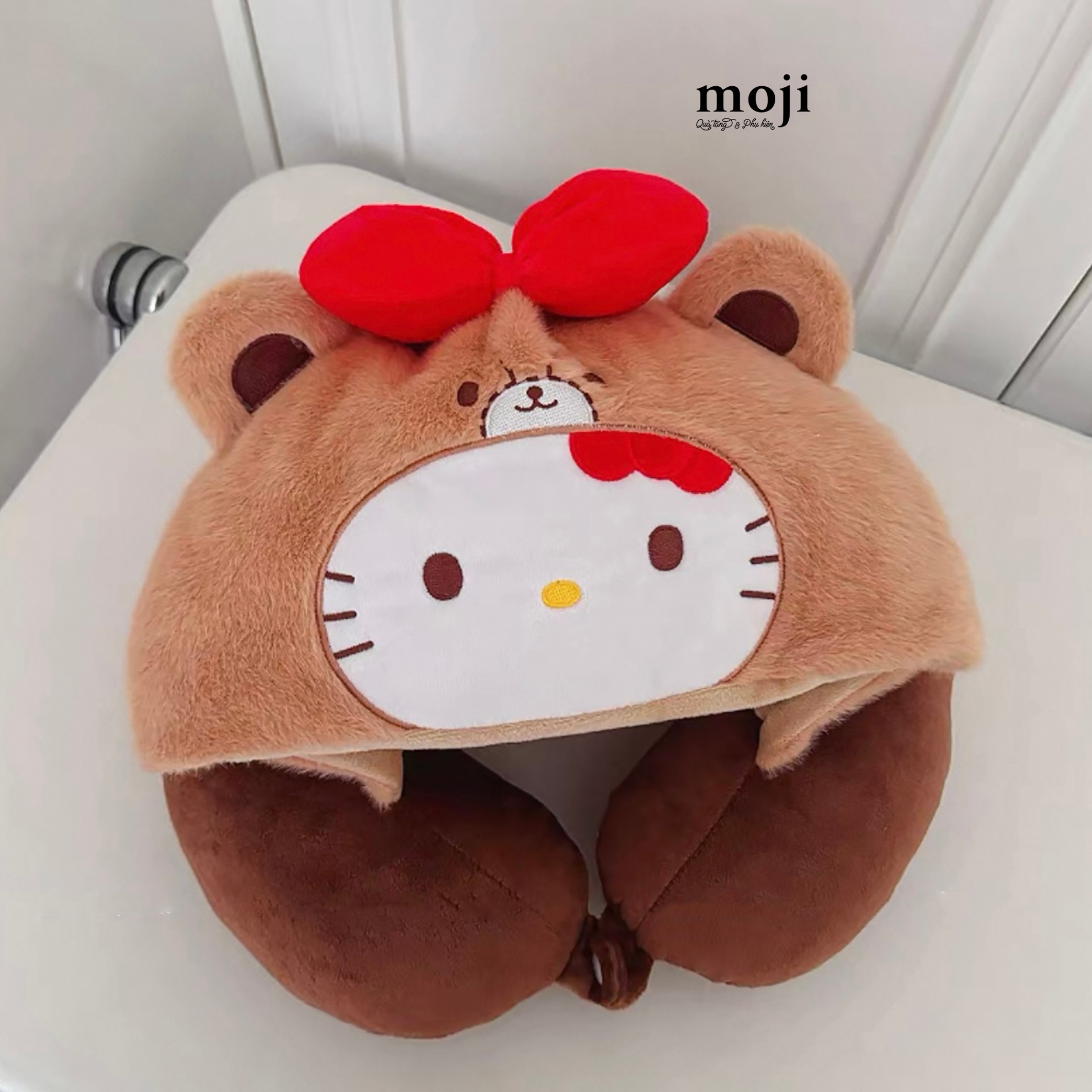 A.770 Gấu bông chữ U có mũ Sanrio Hello Kitty cosplay gấu nâu đeo nơ