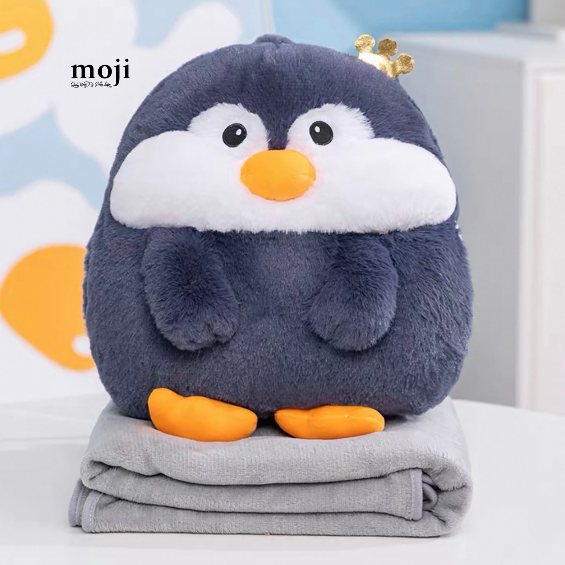 A.780 Bộ chăn gối Penguin đội vương miện 35x90x170