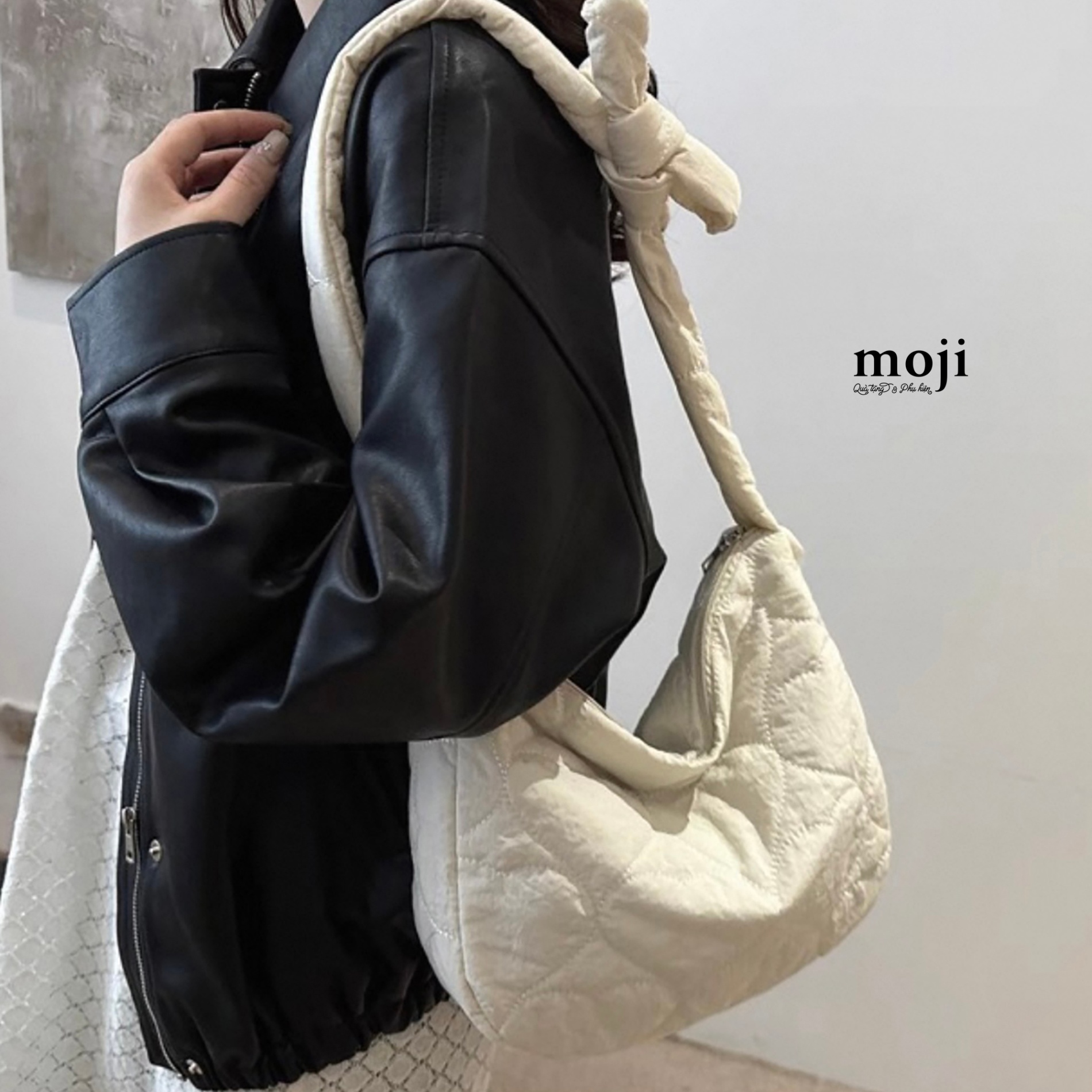 B.202 Túi đeo vải Basic heart chỉ nổi một màu 26x32