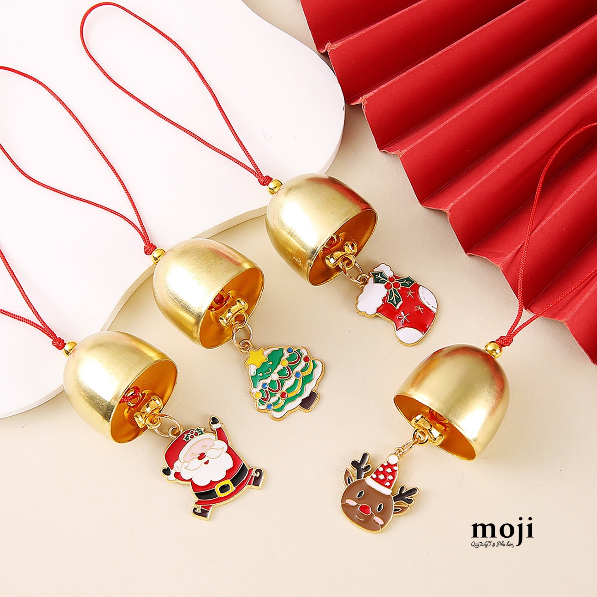 Chuông gió Xmas Happy holiday santa clause vòng nguyệt quế