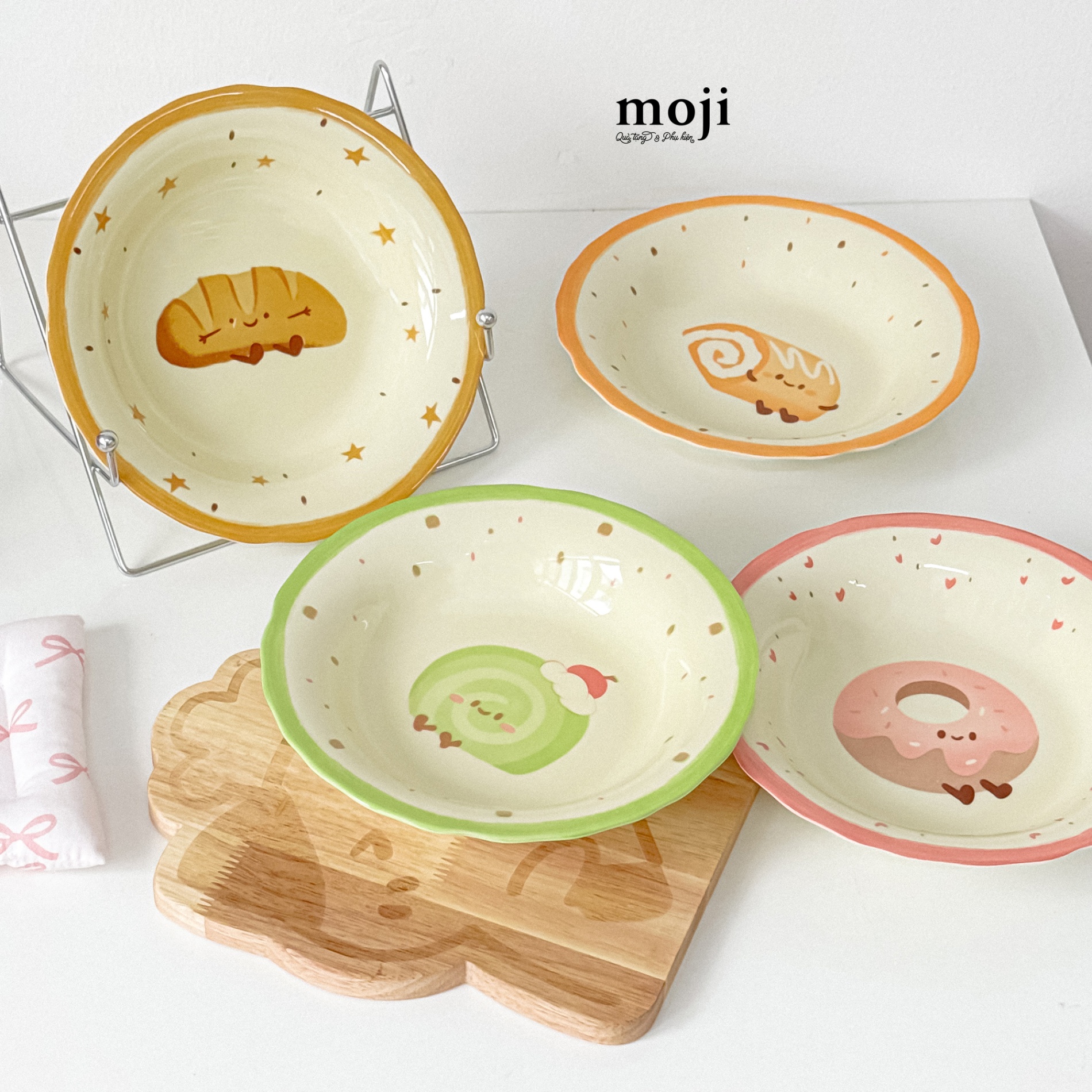 A.211 Đĩa gốm sứ Happy Food cake donut croissant 4x21