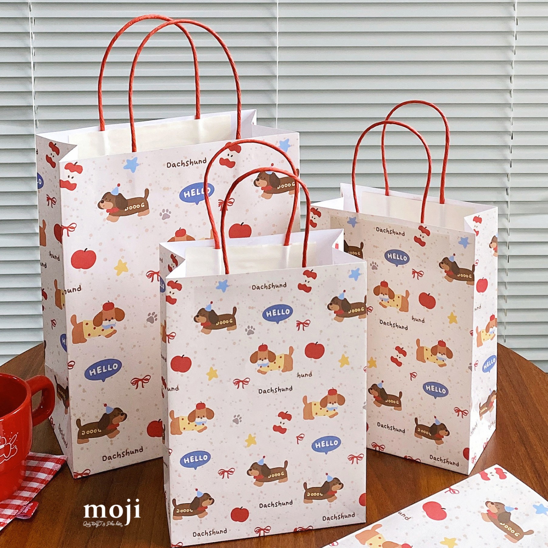 B.040 Túi quà dachshund apple hello 11x21x27