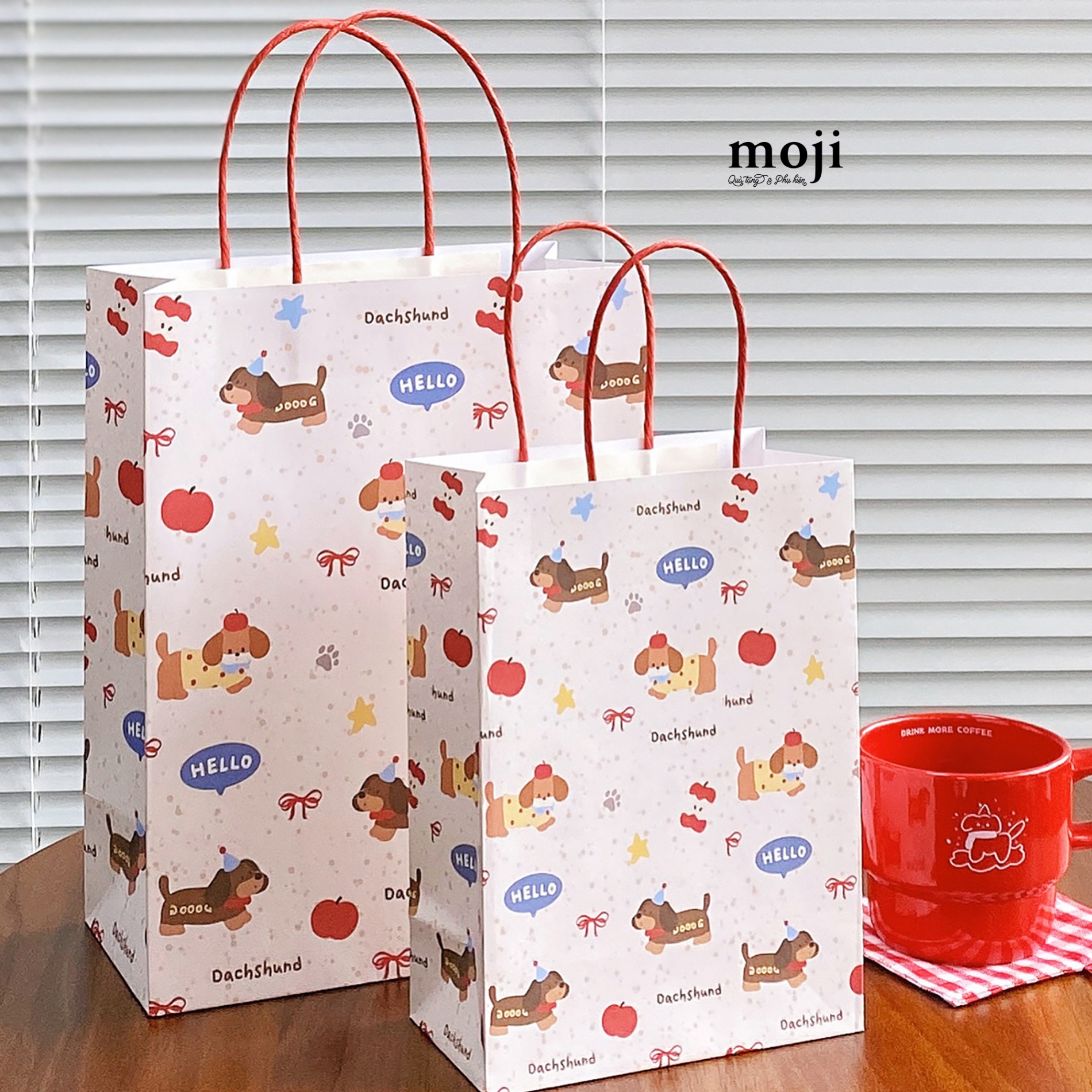 B.040 Túi quà dachshund apple hello 8x15x21