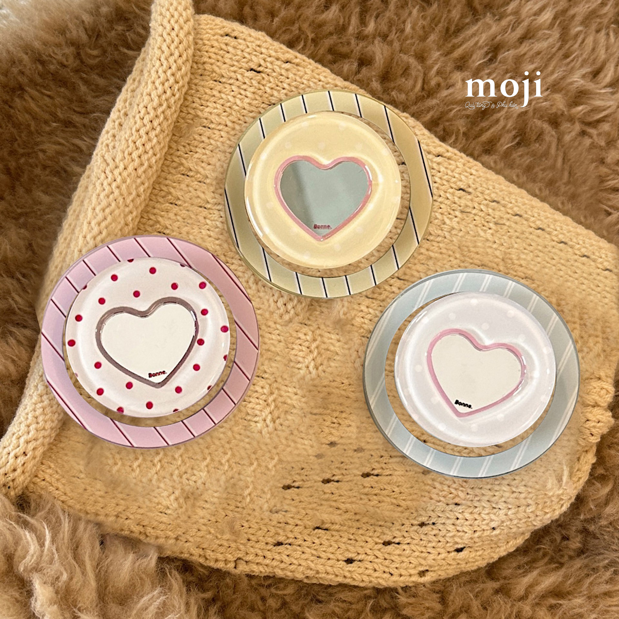 A.020 Móc cầm điện thoại MFE LOV CBI-26070122