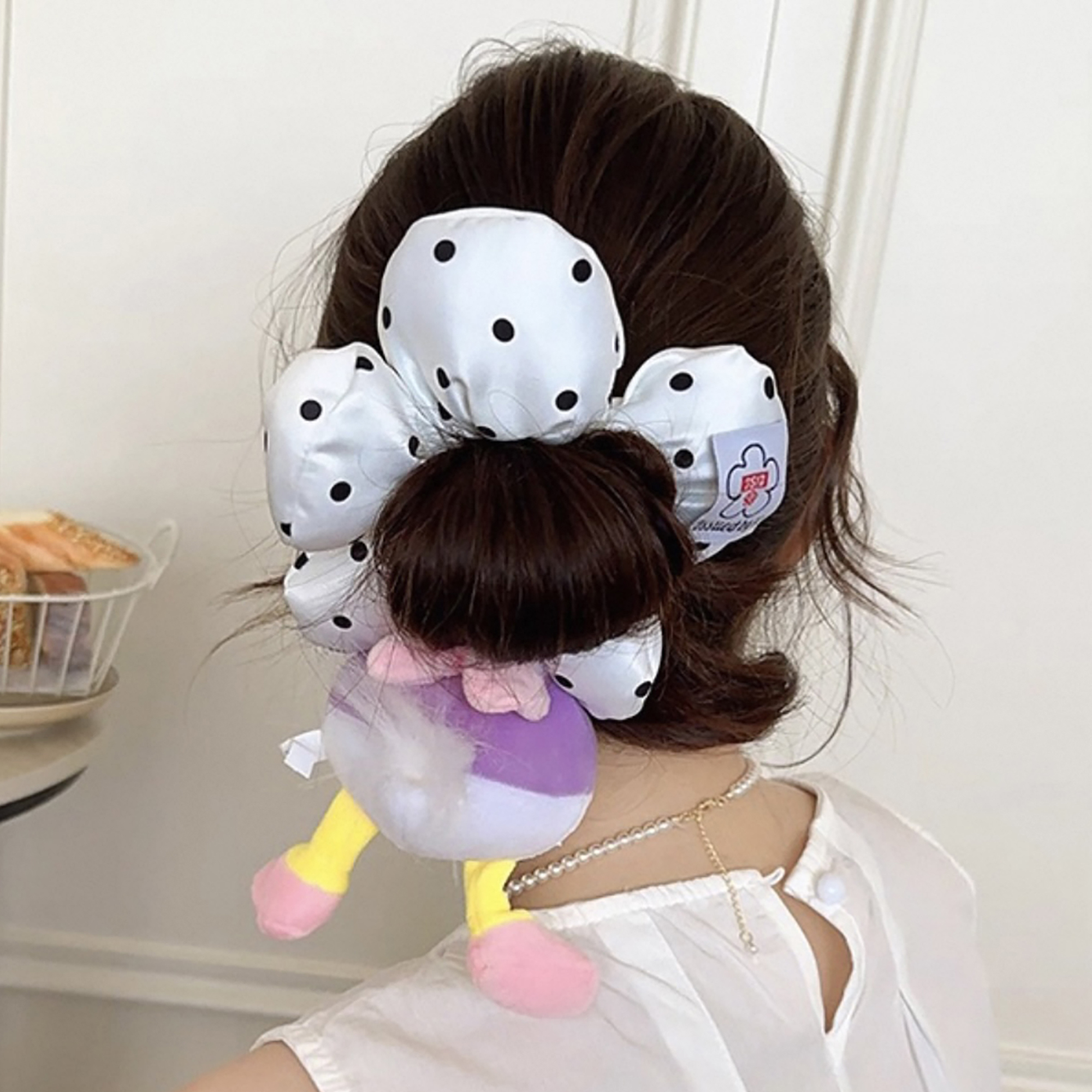 Buộc tóc scrunchies Flower cánh phồng chấm bi phía sau Daisy Duck Mickey Mouse