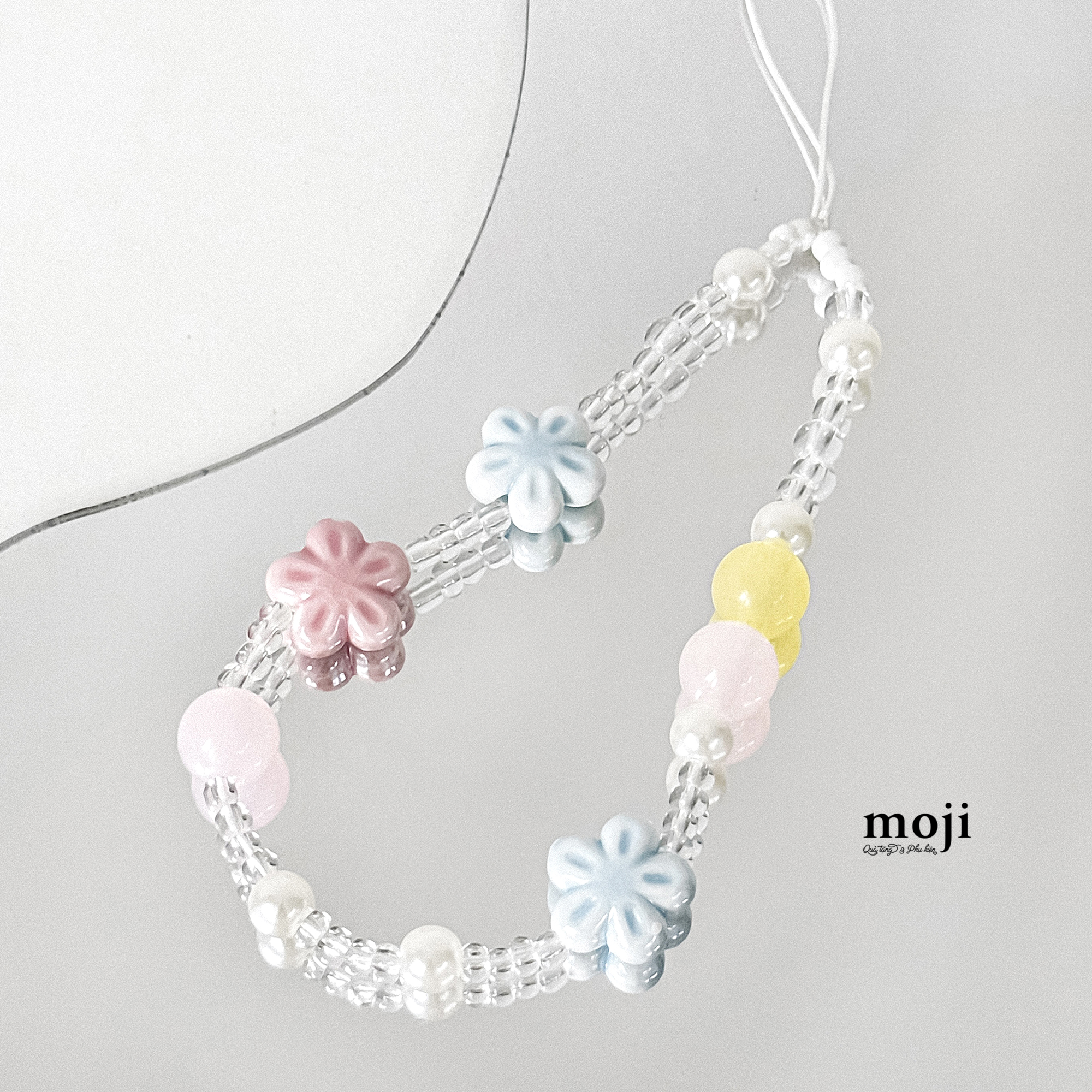 Dây đeo điện thoại Colorful little flower hạt tròn ngọc trai