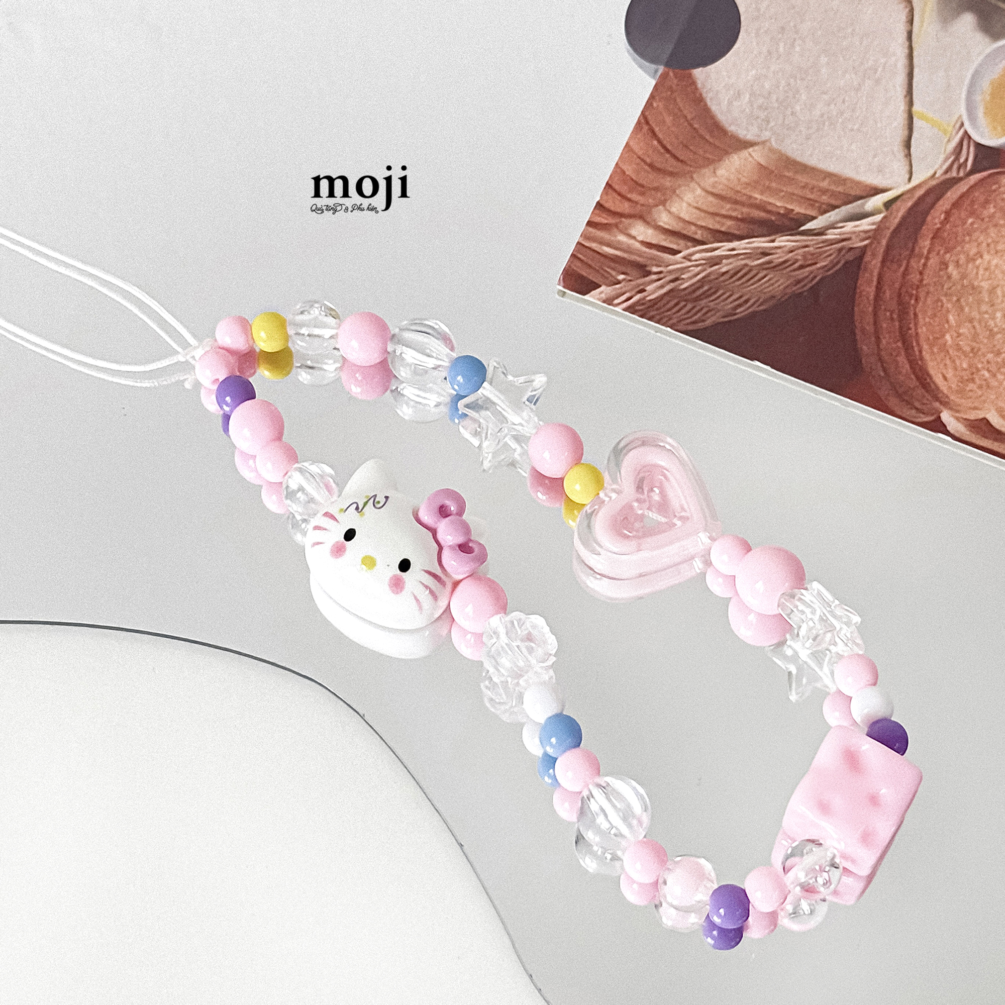 Dây đeo điện thoại Sanrio family Hello Kitty face cheese heart
