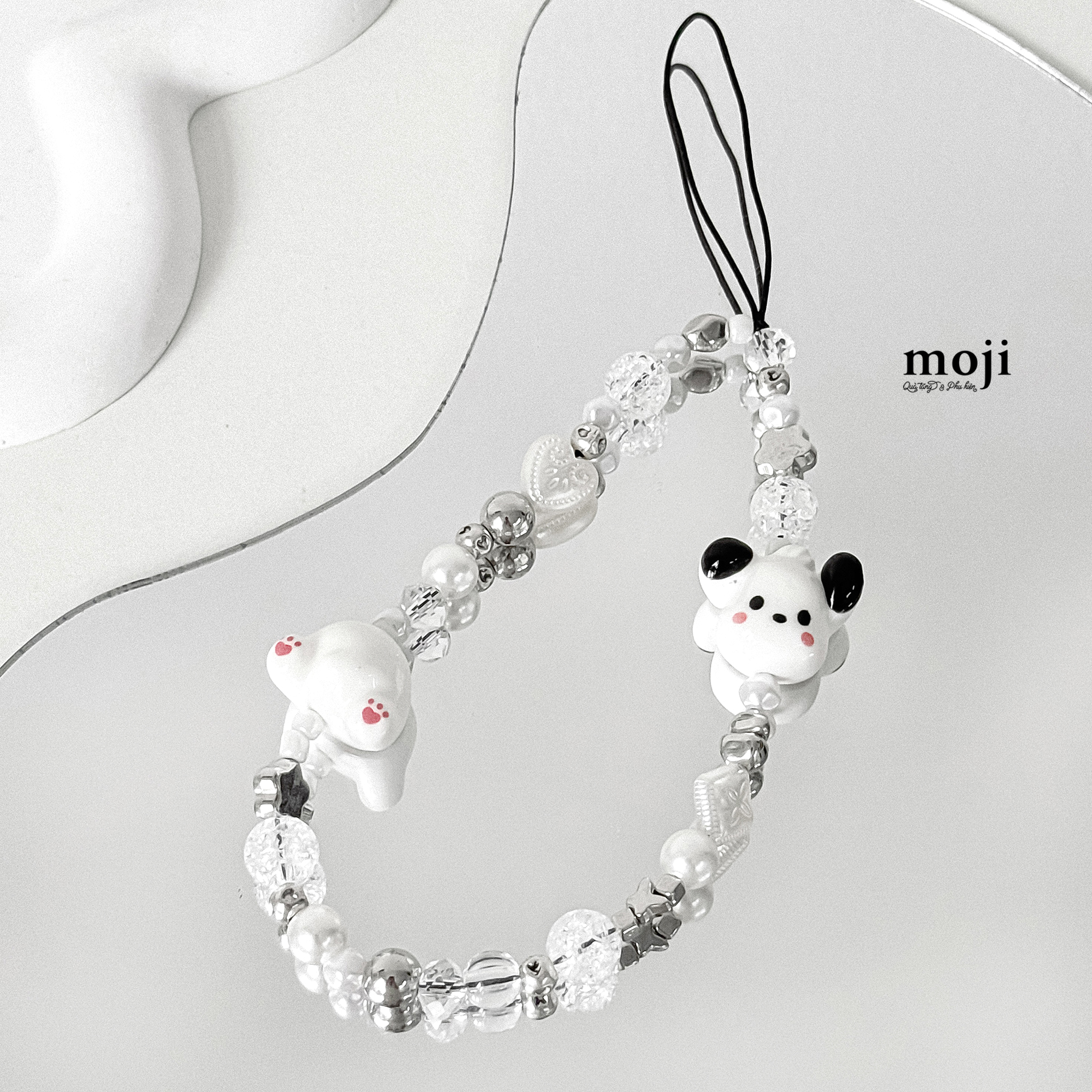 Dây đeo điện thoại Sanrio family Pochacco hạt trong suốt màu ngọc trai silver