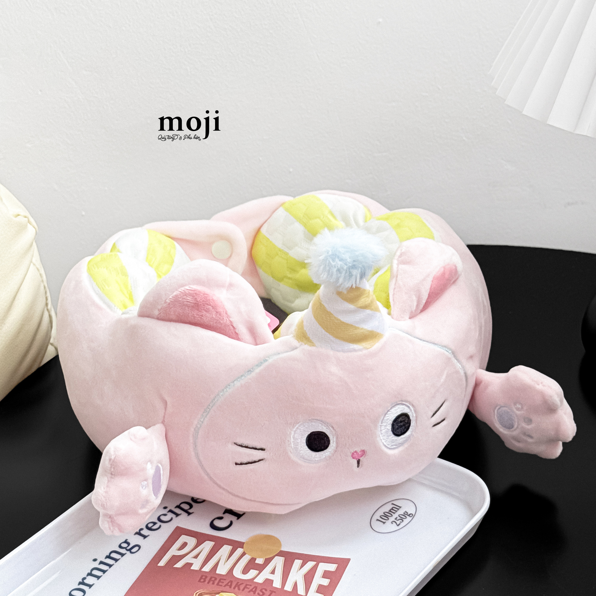 Gấu bông chữ U Cute cat face đội mũ party có tai giơ tay đậu Hà Lan
