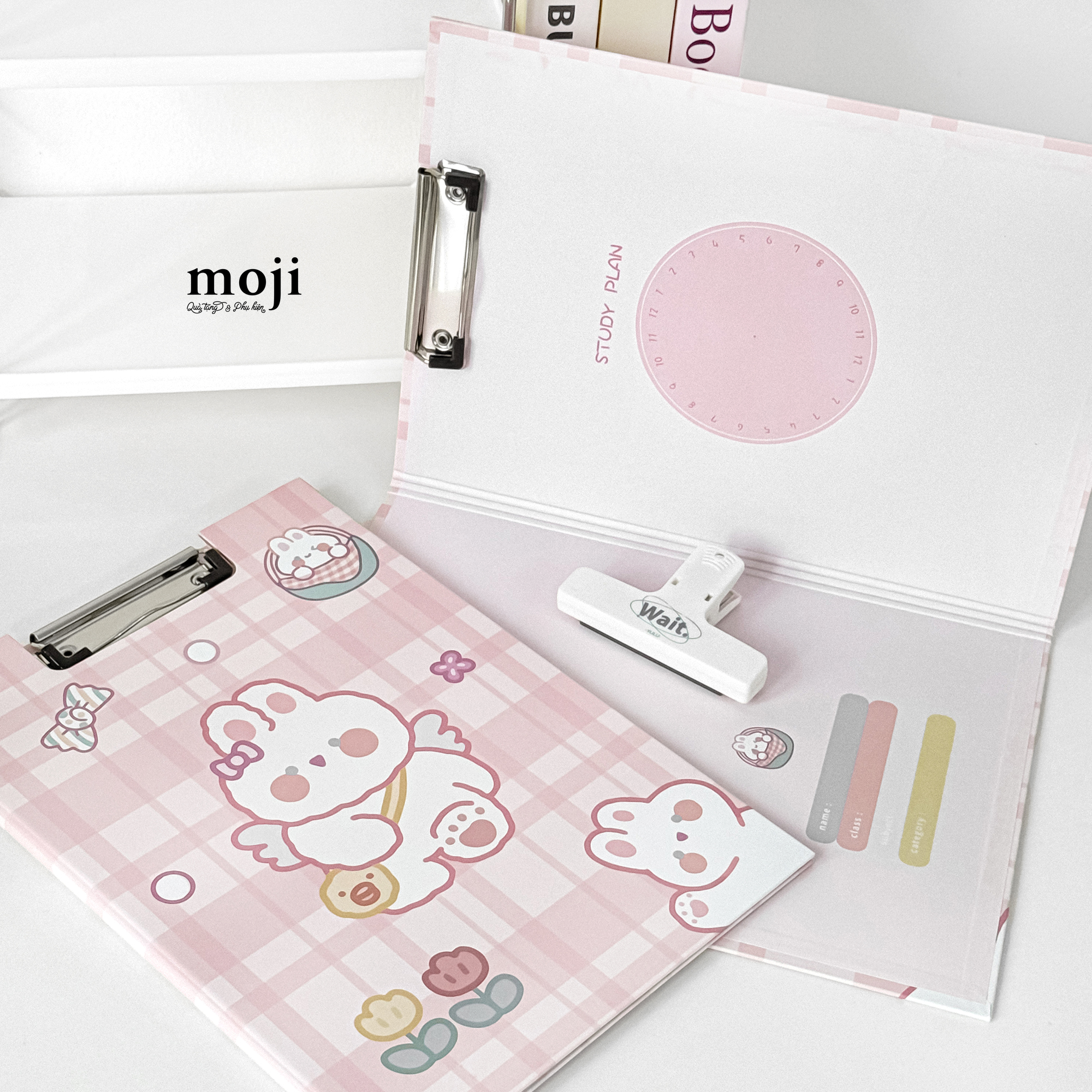 Kẹp tài liệu A4 Rabbit angel nền kẻ ô 23x31