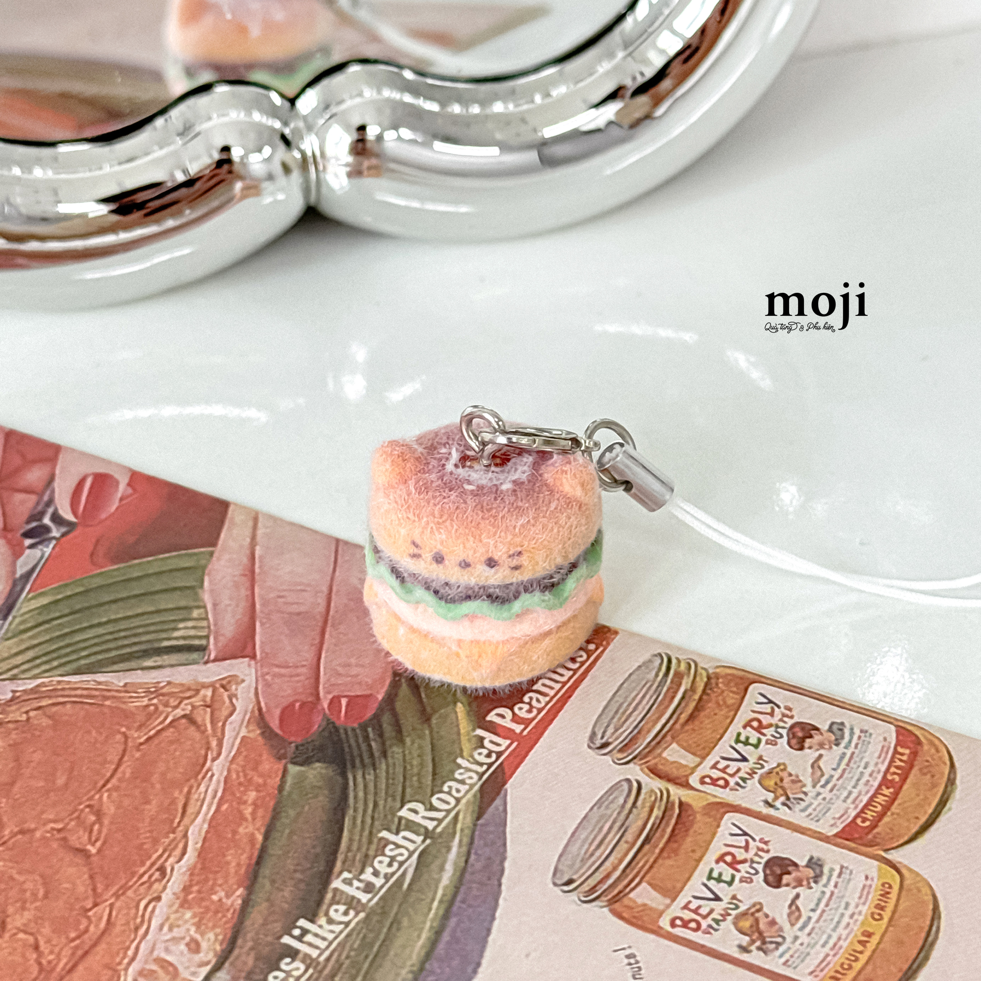 Móc đeo điện thoại Cat hamburger lông ngắn