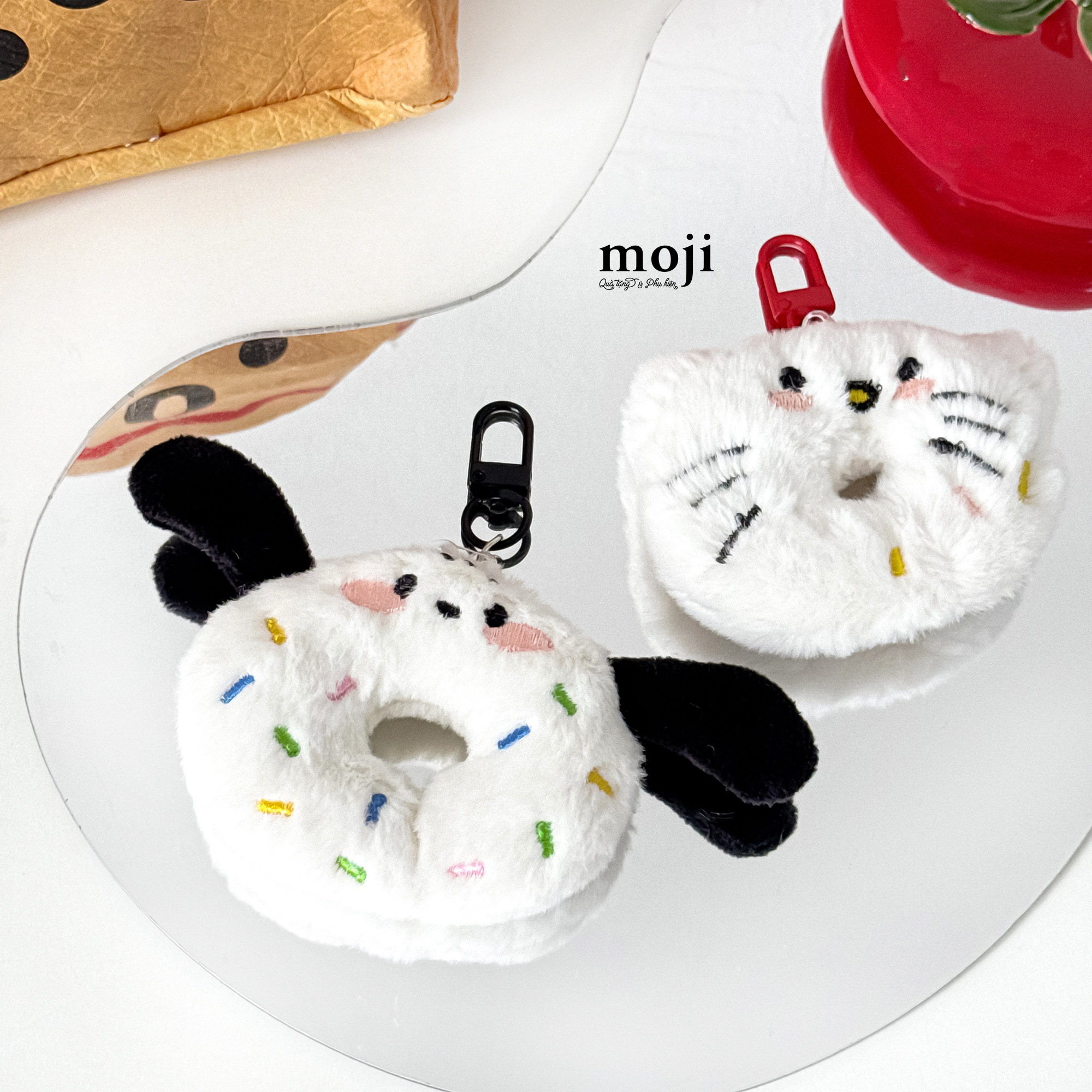 Móc khóa nhồi bông Sanrio family donut