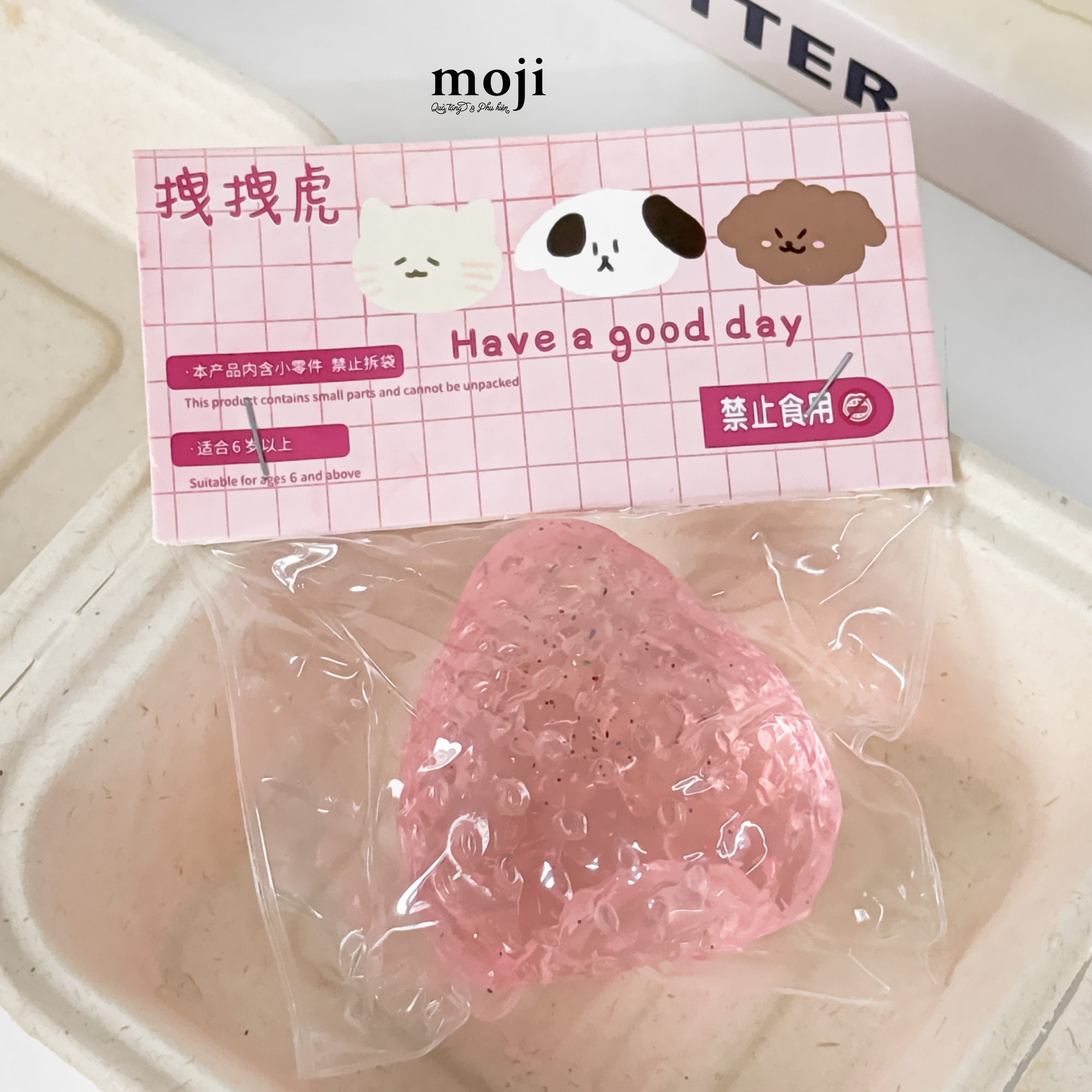 Squishy toys Strawberry quả dâu tây lấp lánh
