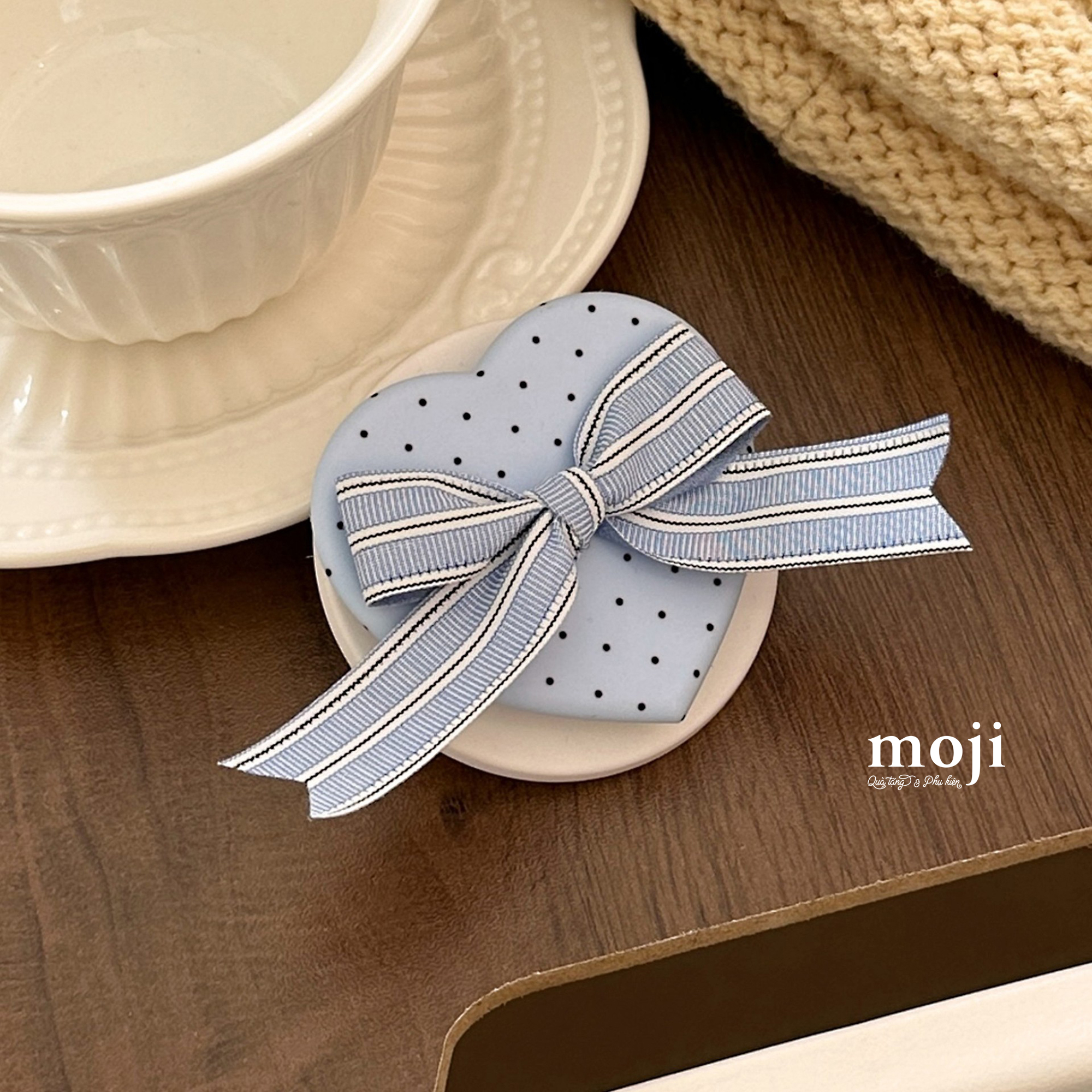 A-021-Moc-cam-dien-thoai-MFE-BWN-LOV-26050228.jpg?v=1780038026