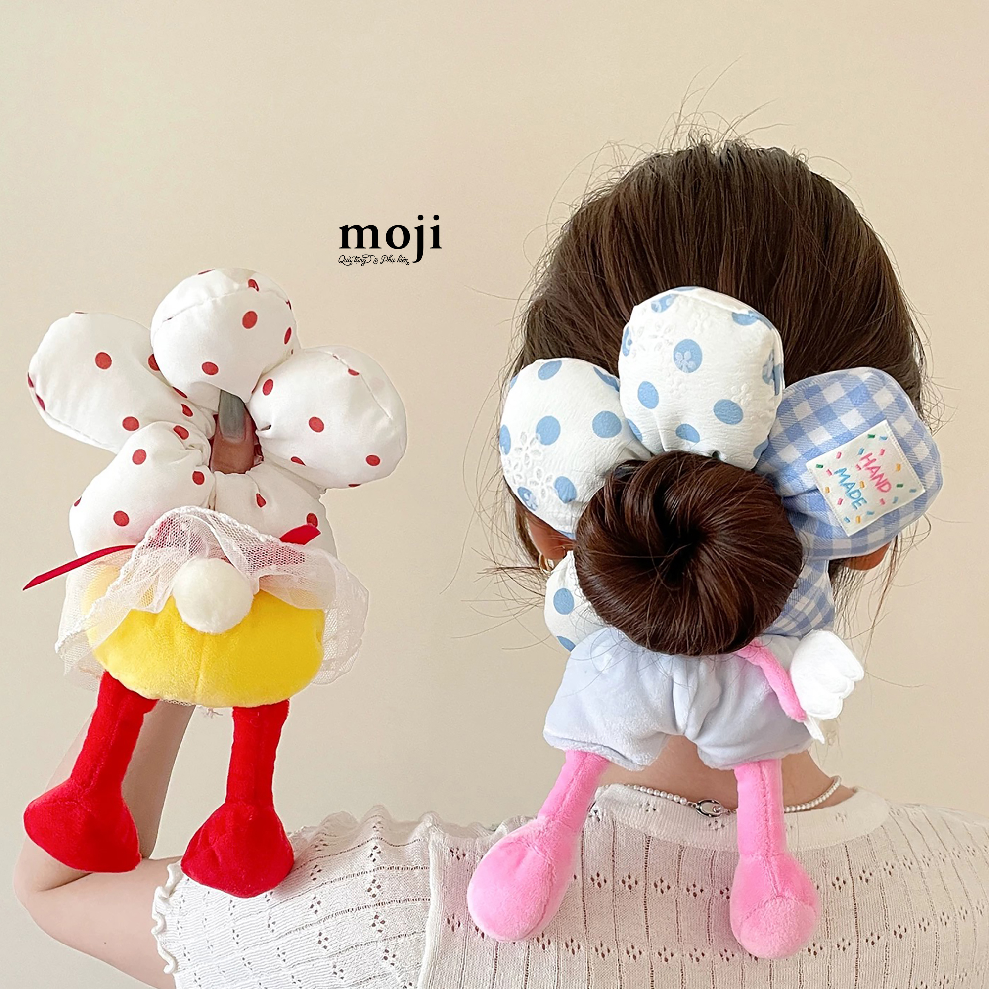 Buoc-toc-scrunchies-Flower-canh-phong-cham-bi-ke-o-fruit-phia-sau-Mickey-Mouse-characters_25074240 (2).JPG