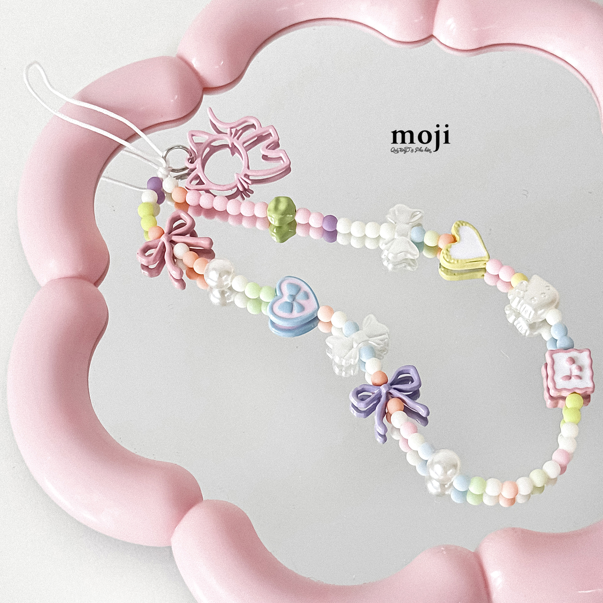 Day-deo-dien-thoai-Cute-cat-no-hat-tron-mau-sac_25072233.jpg
