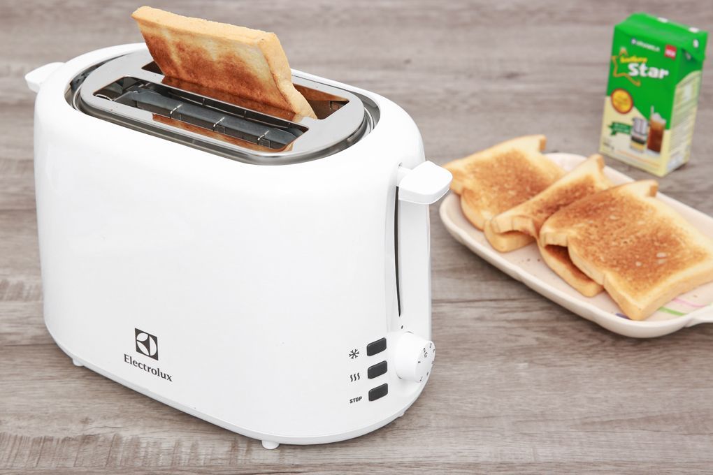 Lò Nướng Bánh Mì Electrolux ETS1303W