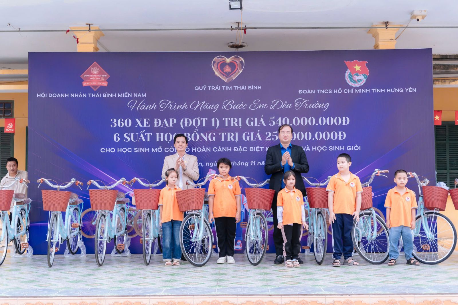 Hanh-trinh-Nang-buoc-em-den-truong-Cho-yeu-thuong-dua-tri-thuc-den-gan-hon-1.jpg