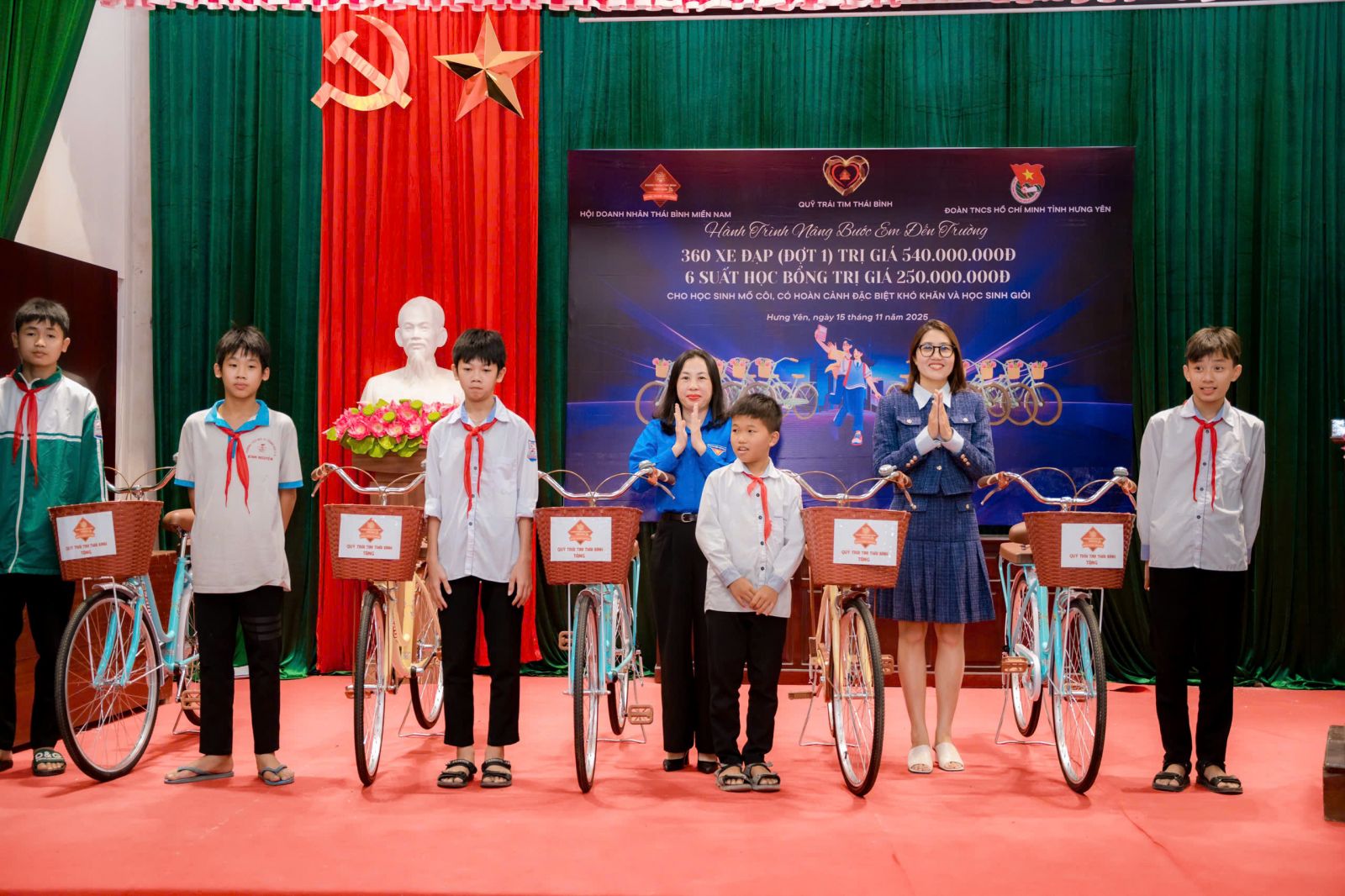 Hanh-trinh-Nang-buoc-em-den-truong-Cho-yeu-thuong-dua-tri-thuc-den-gan-hon-10.jpg