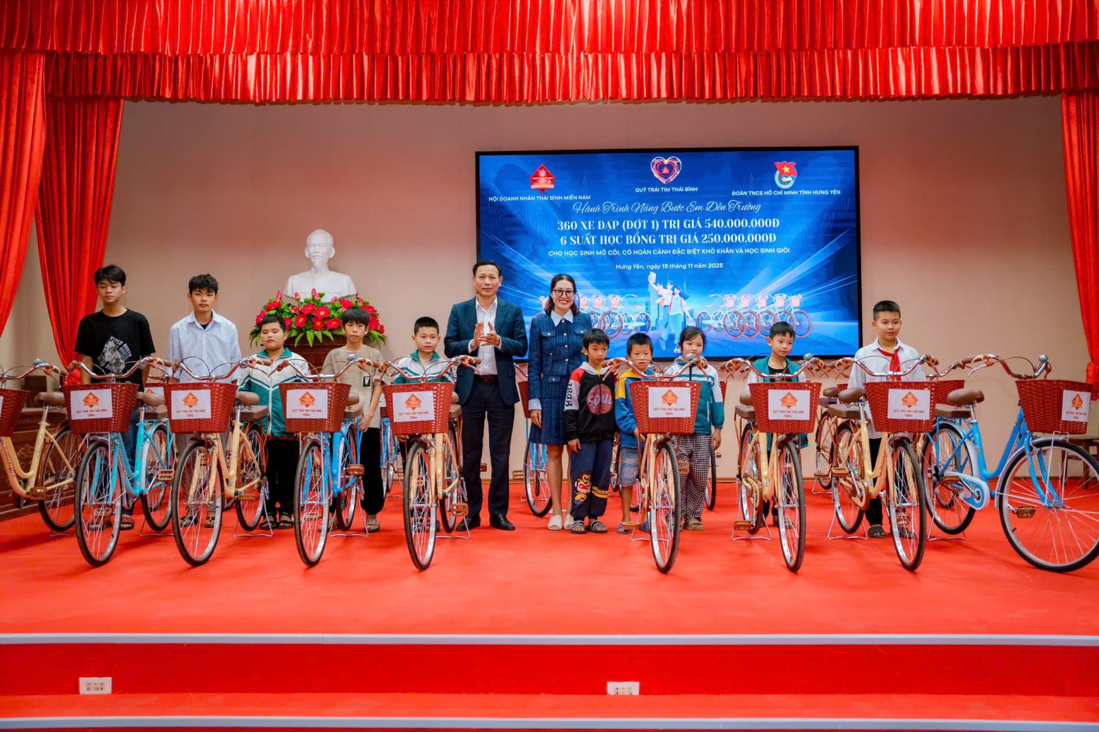 Hanh-trinh-Nang-buoc-em-den-truong-Cho-yeu-thuong-dua-tri-thuc-den-gan-hon-16.jpg