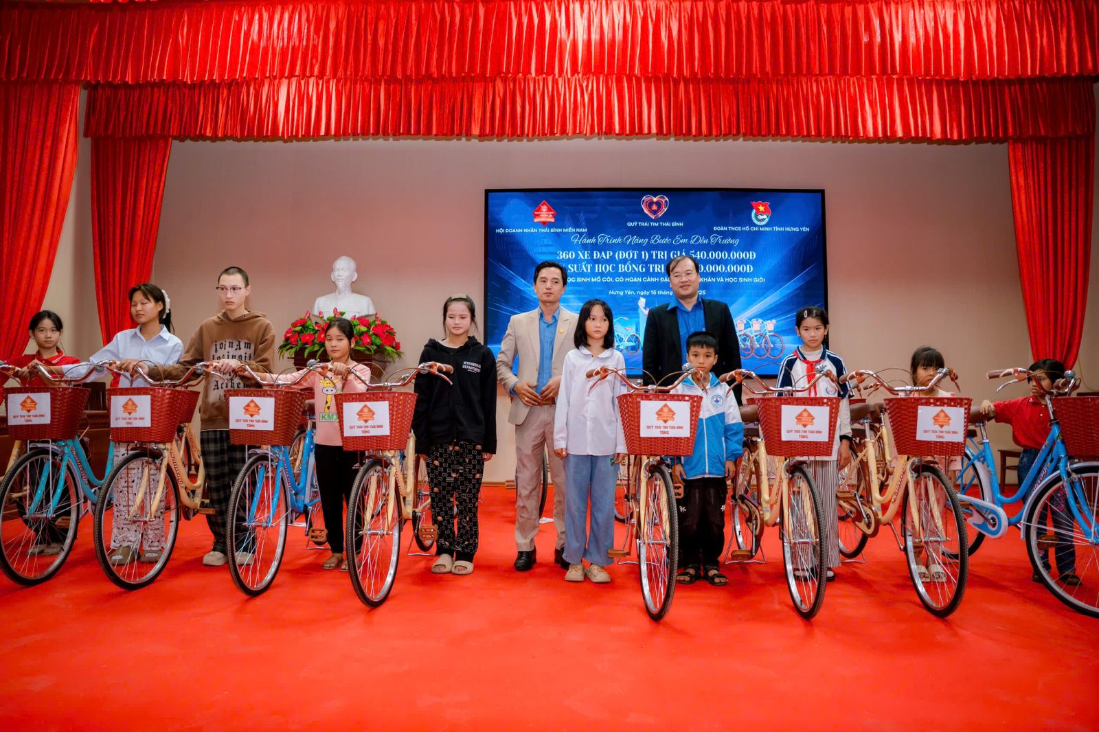 Hanh-trinh-Nang-buoc-em-den-truong-Cho-yeu-thuong-dua-tri-thuc-den-gan-hon-6.jpg