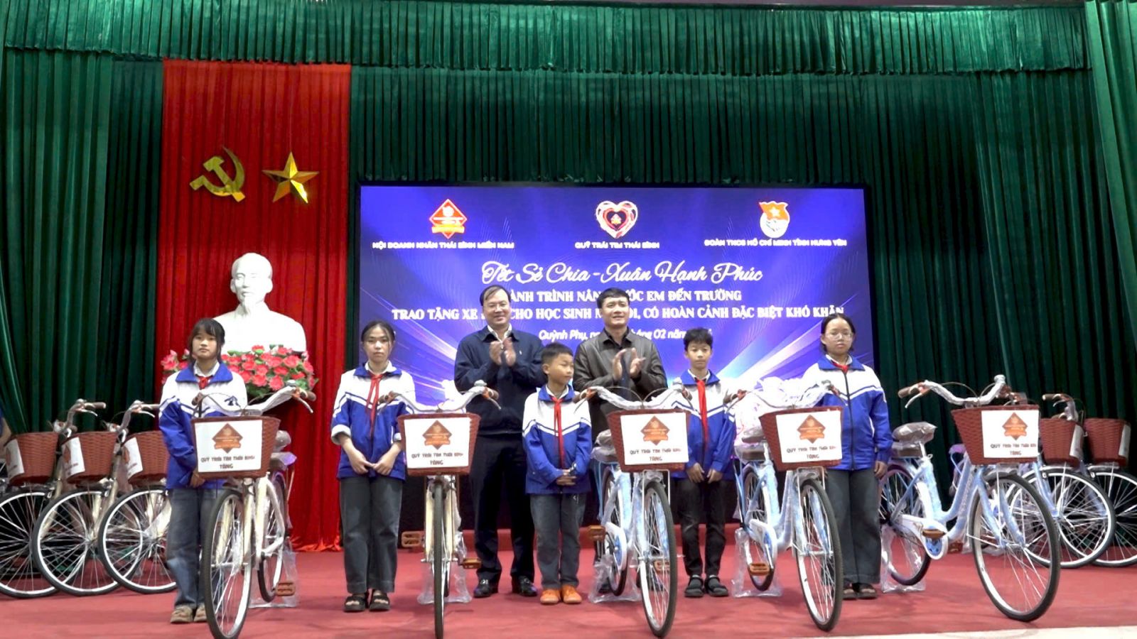 Hanh-trinh-Nang-buoc-em-den-truong-Cho-yeu-thuong-dua-tri-thuc-den-gan-hon-7.jpg