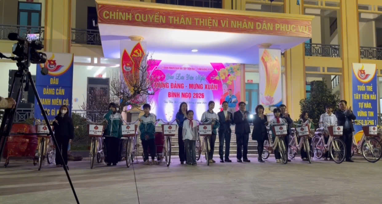 MUNG-DANG-MUNG-XUAN-TRAO-TANG-10-CHIEC-XE-DAP-TAI-XA-TAY-TIEN-HAI-HUNG-YEN-4.jpg