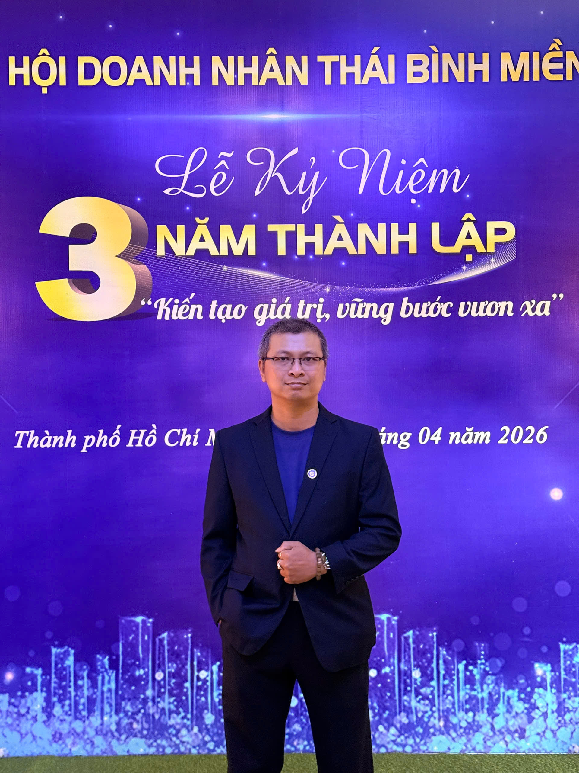 VINH-DANH-NHA-TAI-TRO-BAC-DOANH-NHAN-HOANG-LE-ANH-KHOA-THINH-PHUC-MINH-KHANG--3.jpg